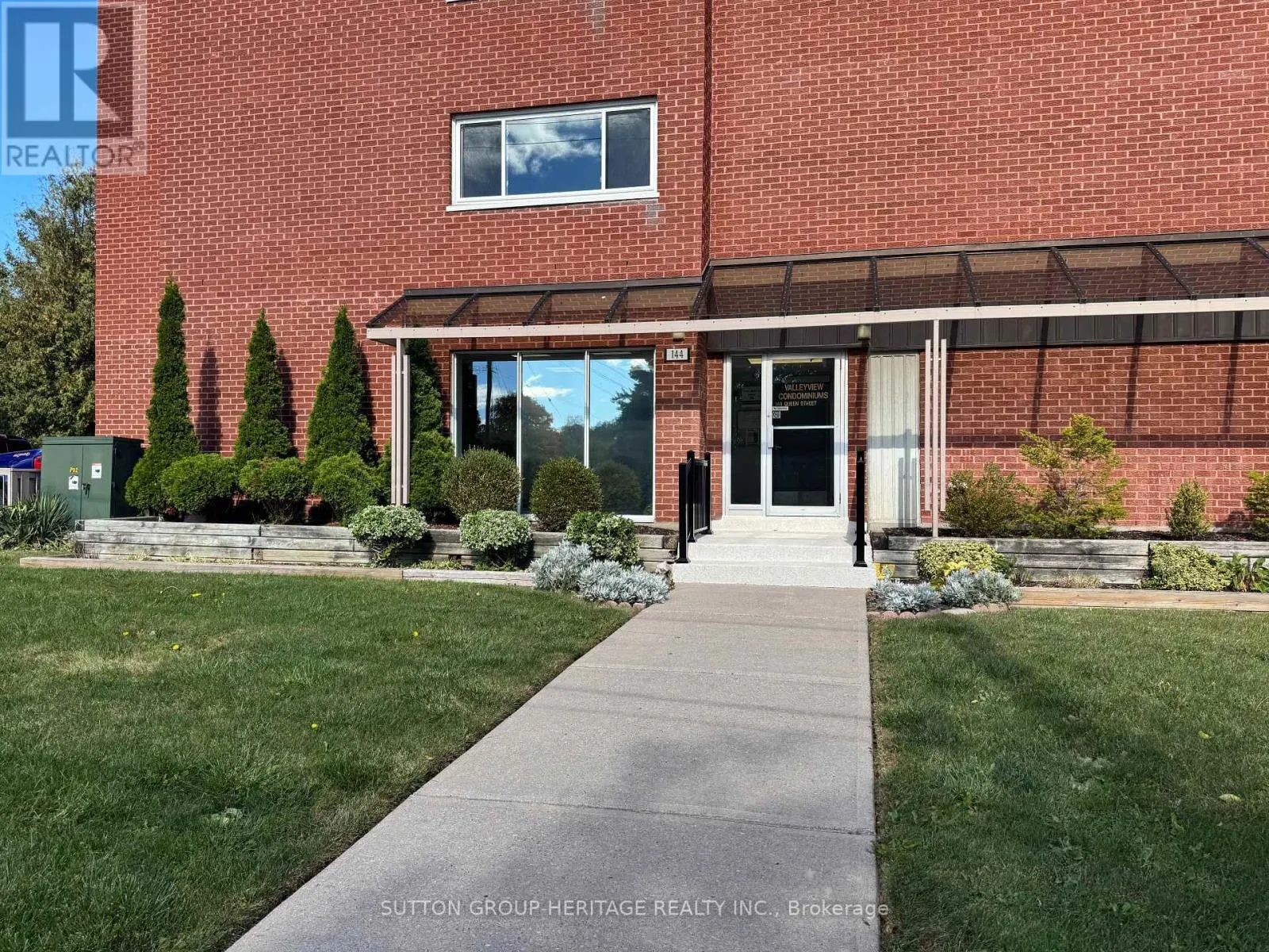 403 - 144 QUEEN STREET W