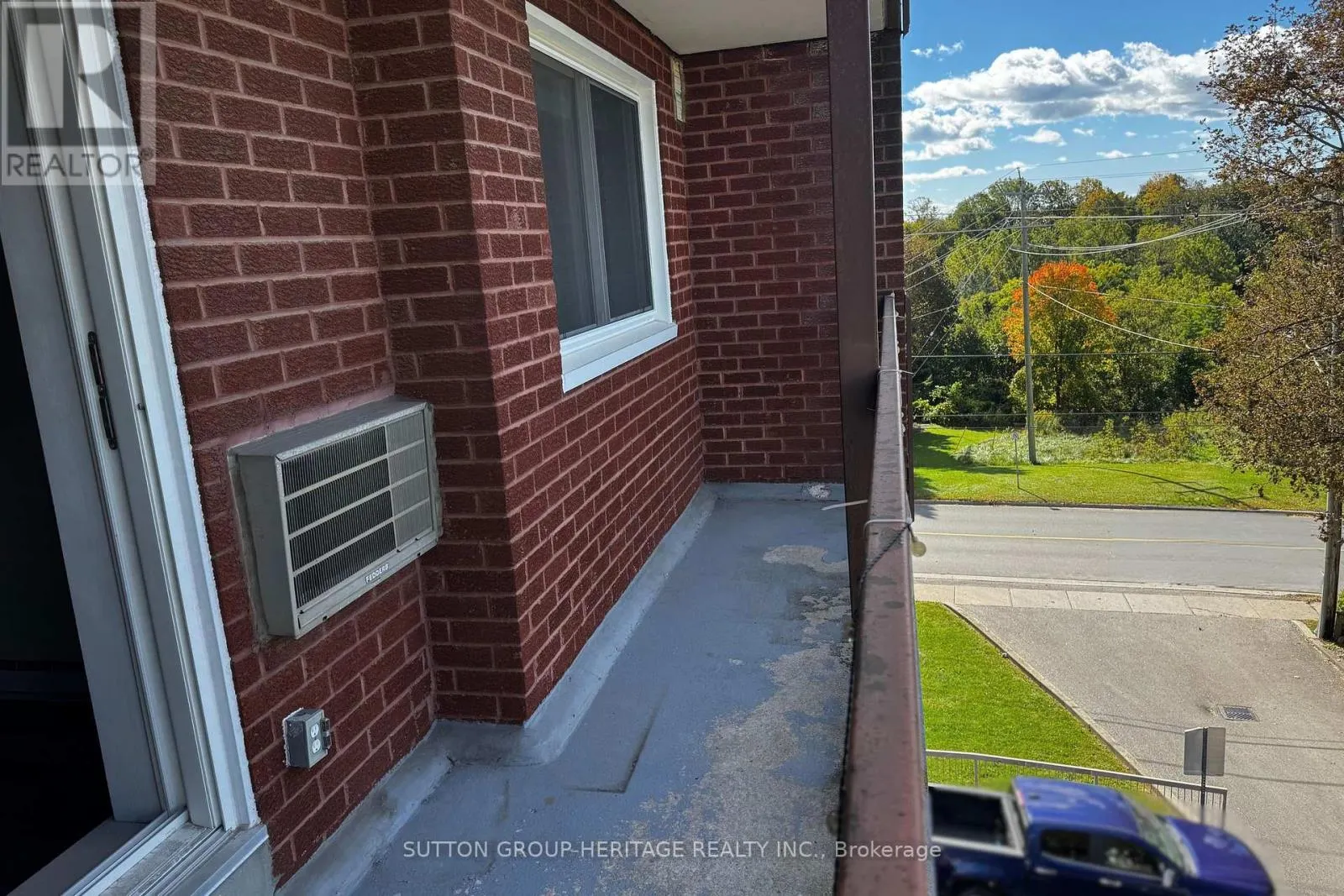 403 - 144 QUEEN STREET W