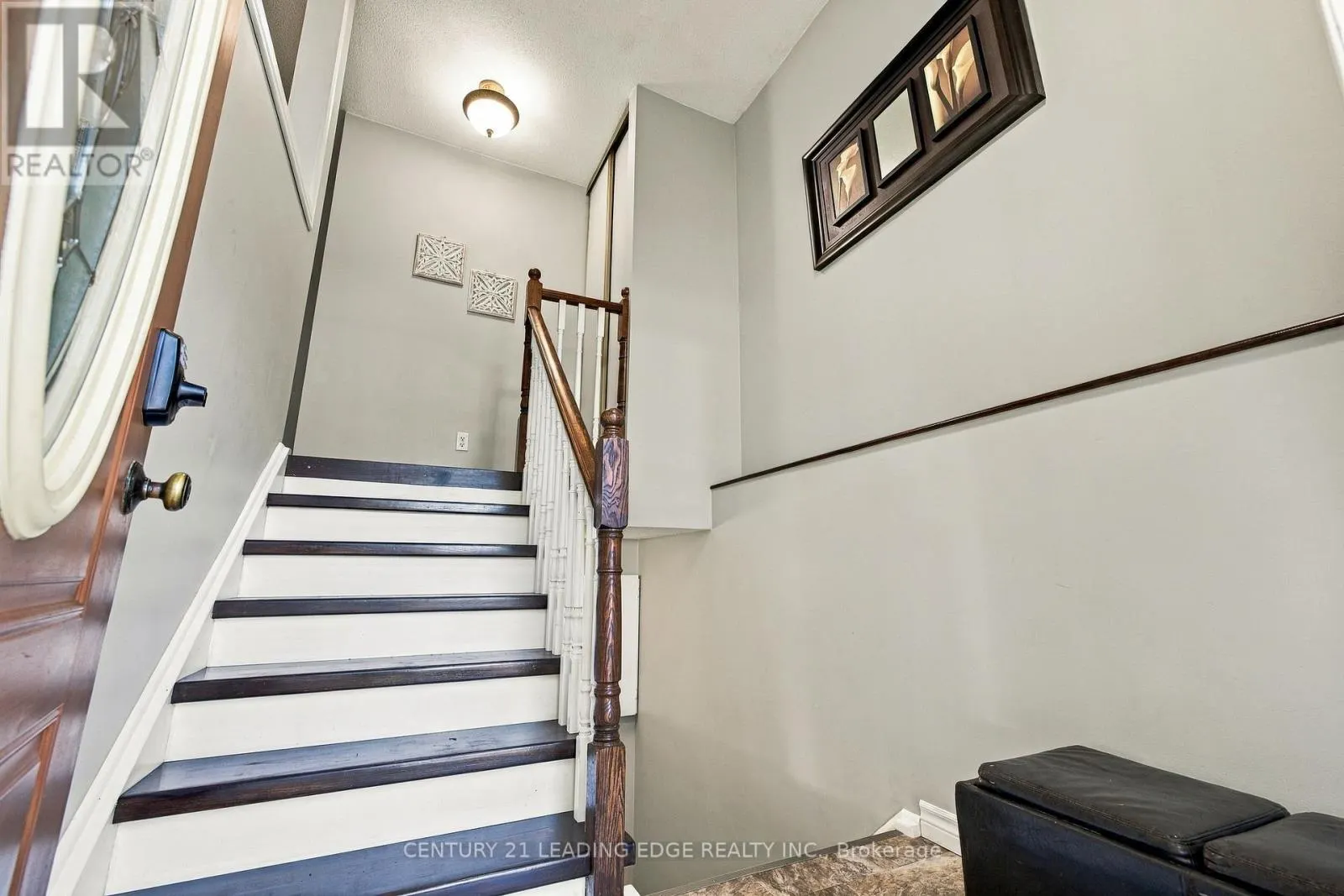 10 FAIRBAIRN COURT
