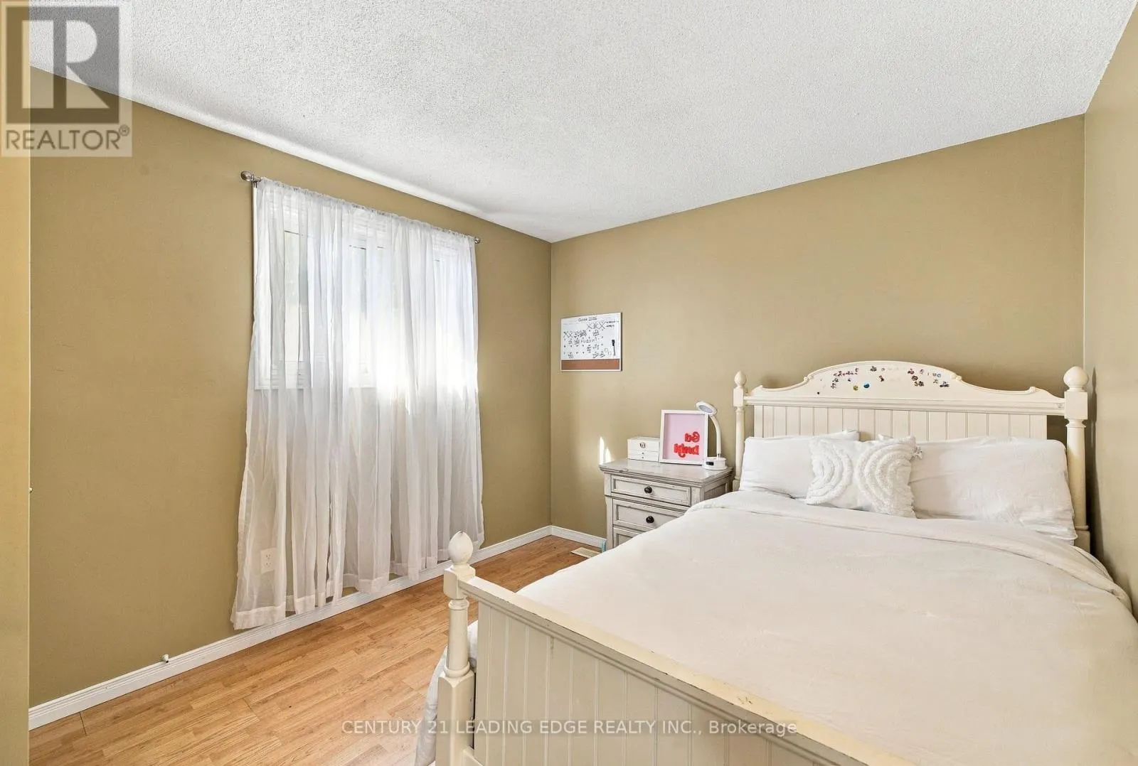 10 FAIRBAIRN COURT