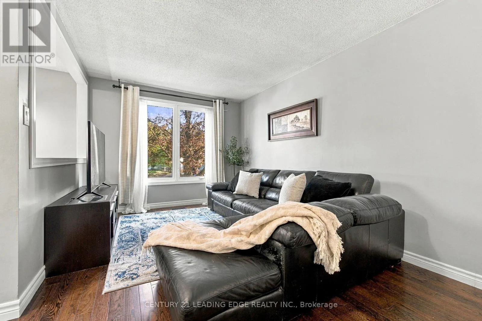 10 FAIRBAIRN COURT