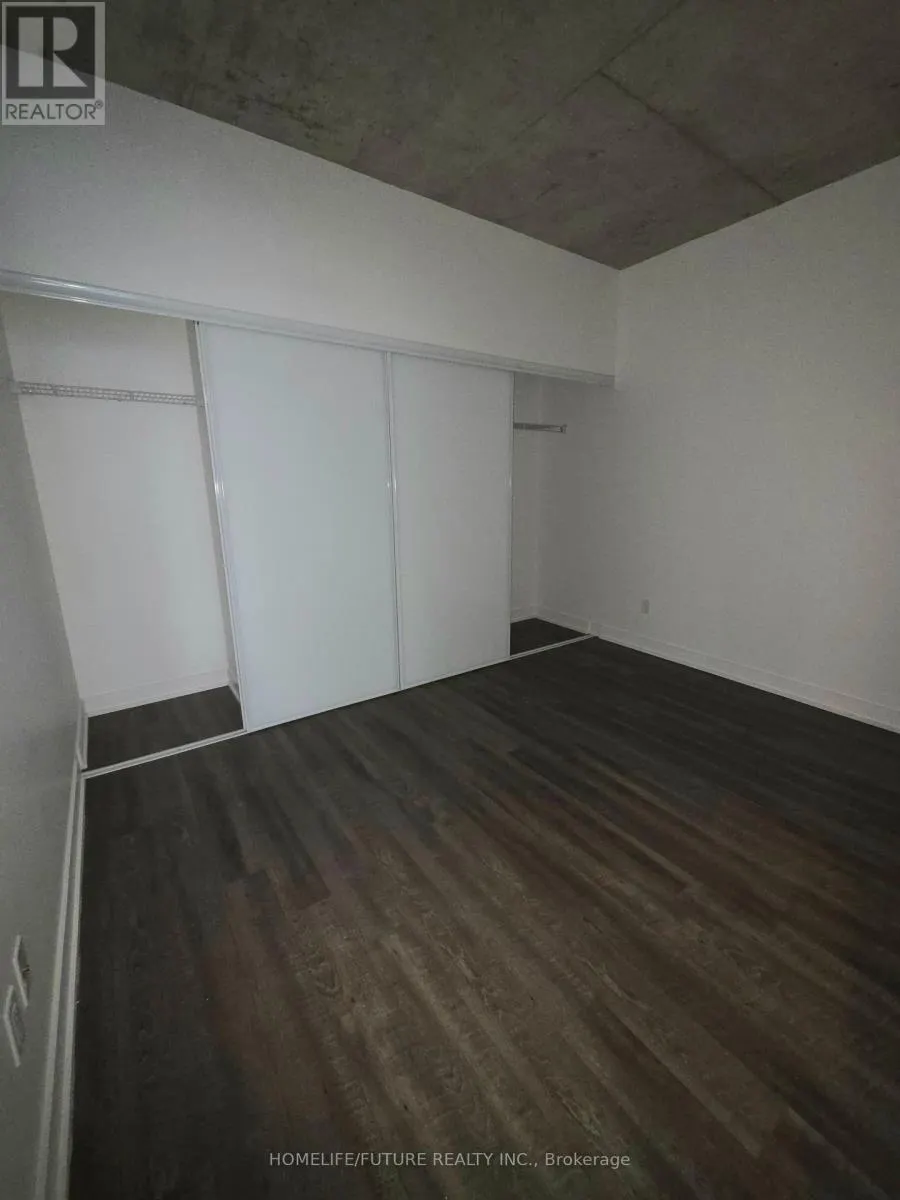 724 - 15 BASEBALL PLACE