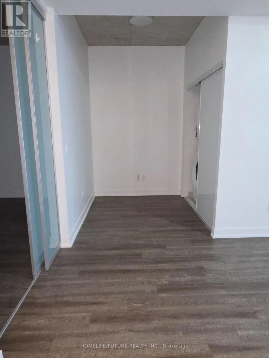 724 - 15 BASEBALL PLACE