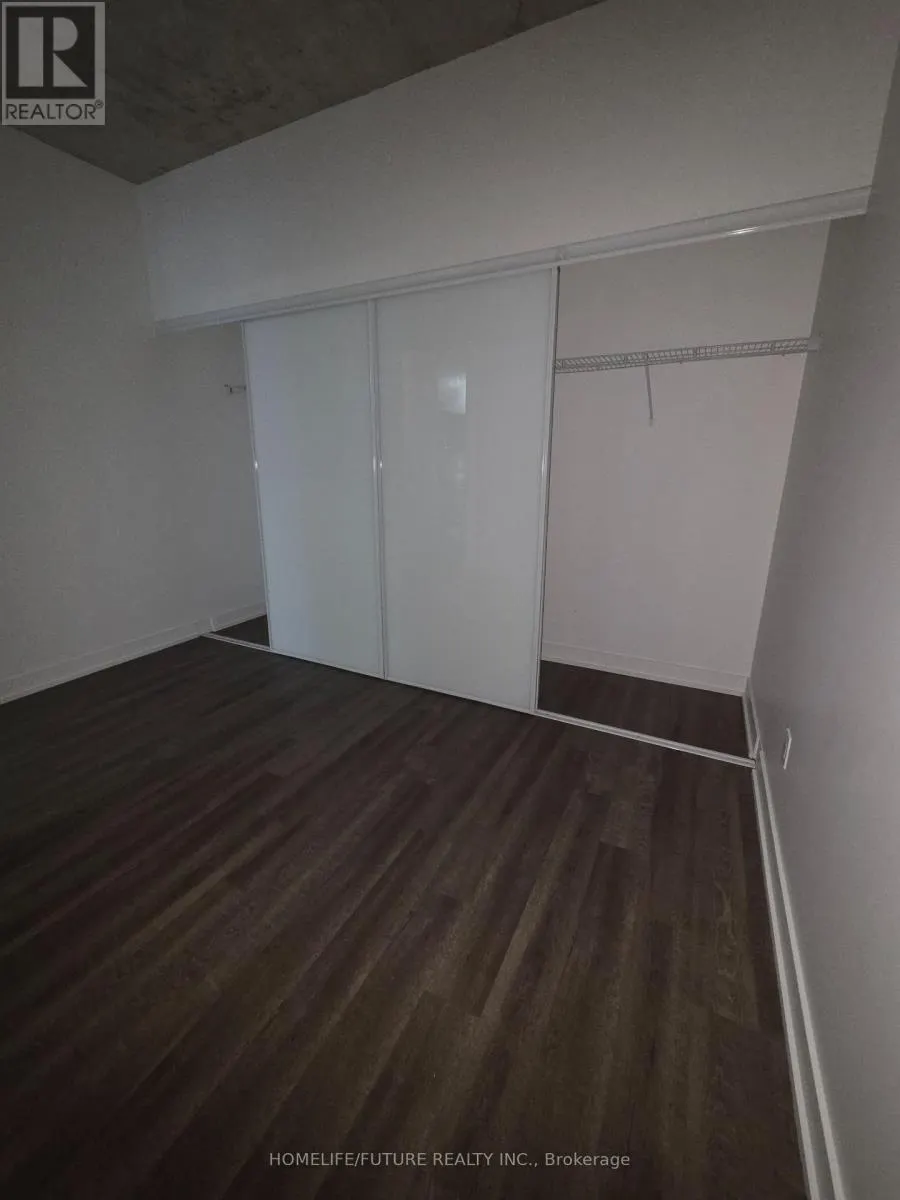 724 - 15 BASEBALL PLACE