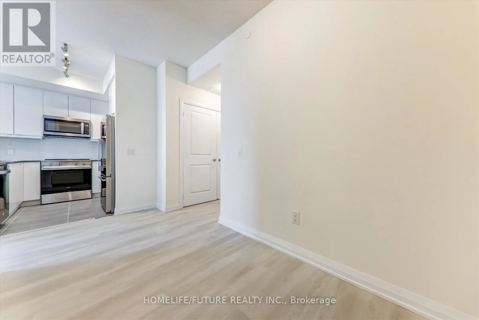 1906 - 3260 SHEPPARD AVENUE E
