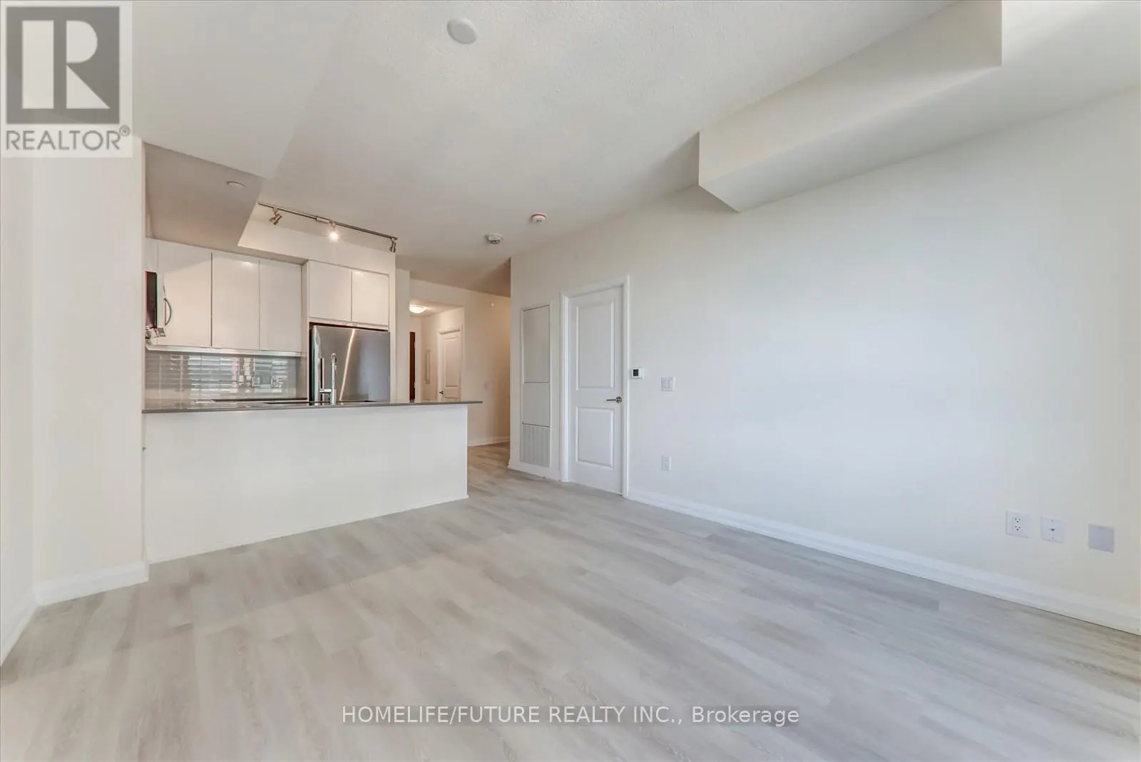 1906 - 3260 SHEPPARD AVENUE E
