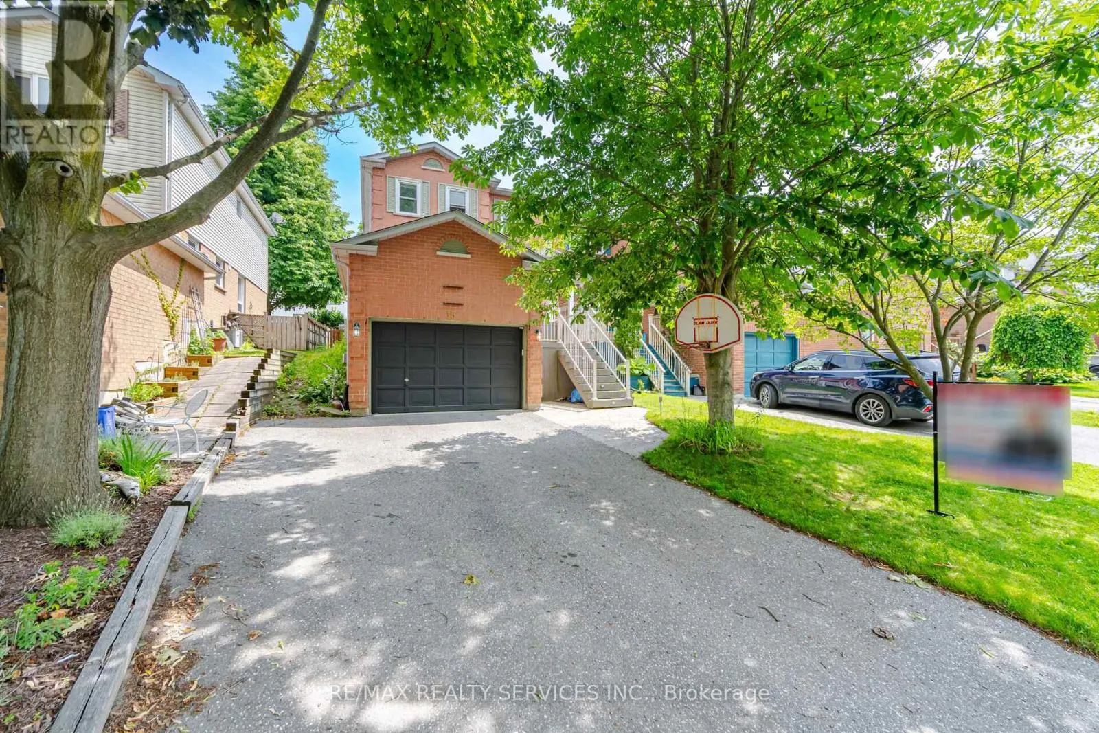 15 CLIMIE COURT