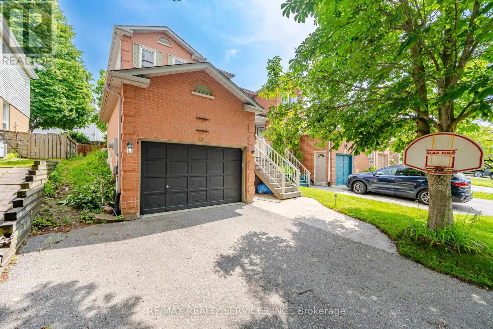 15 CLIMIE COURT