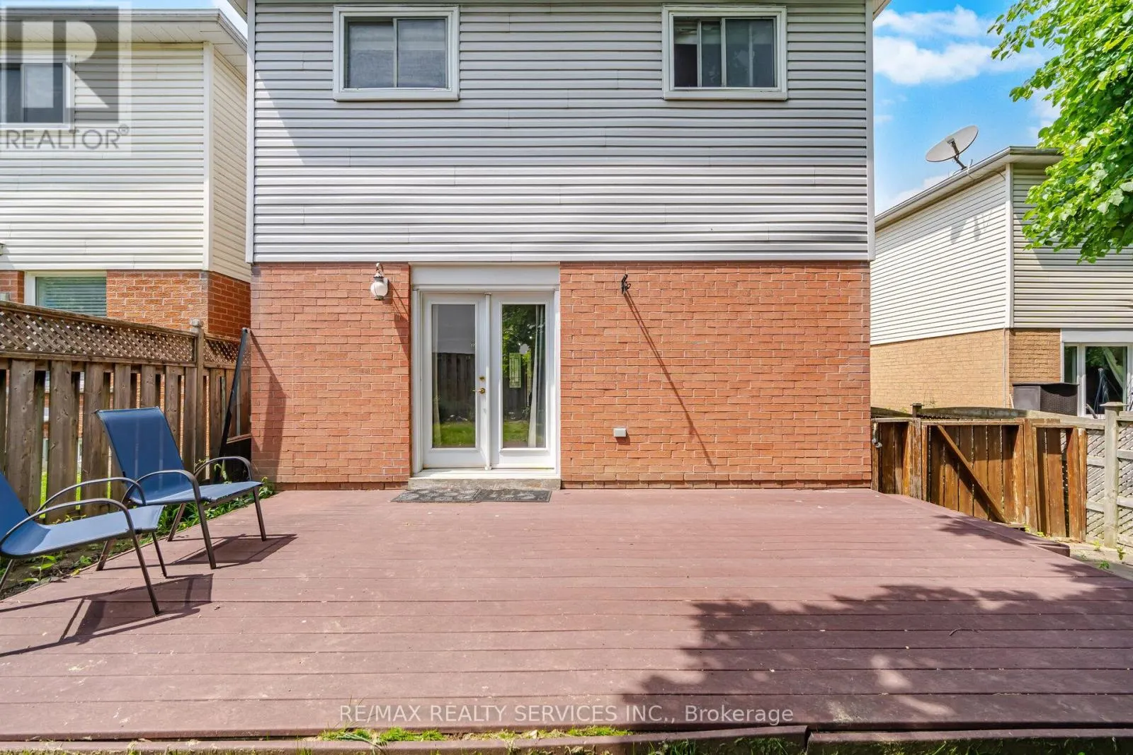 15 CLIMIE COURT