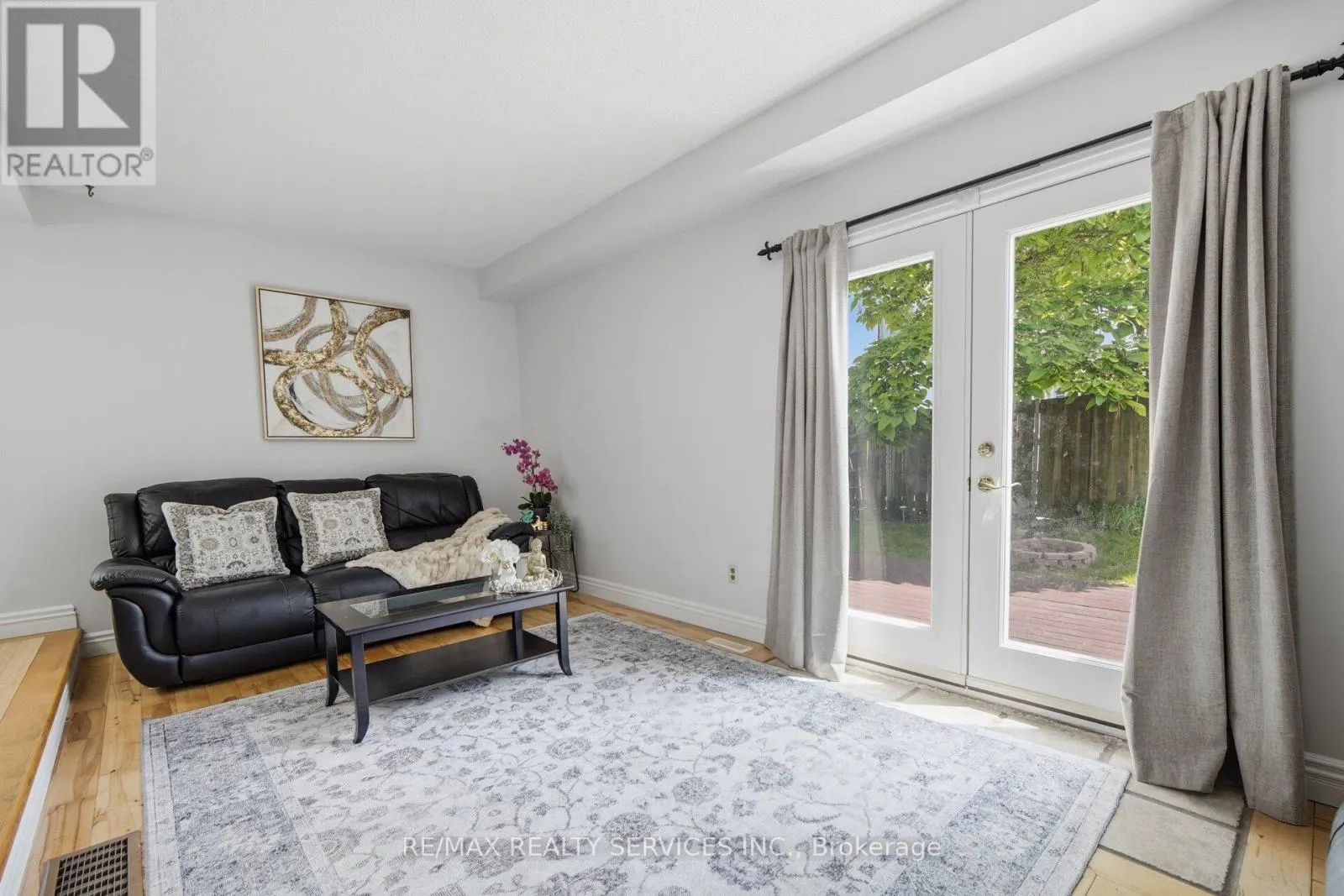 15 CLIMIE COURT