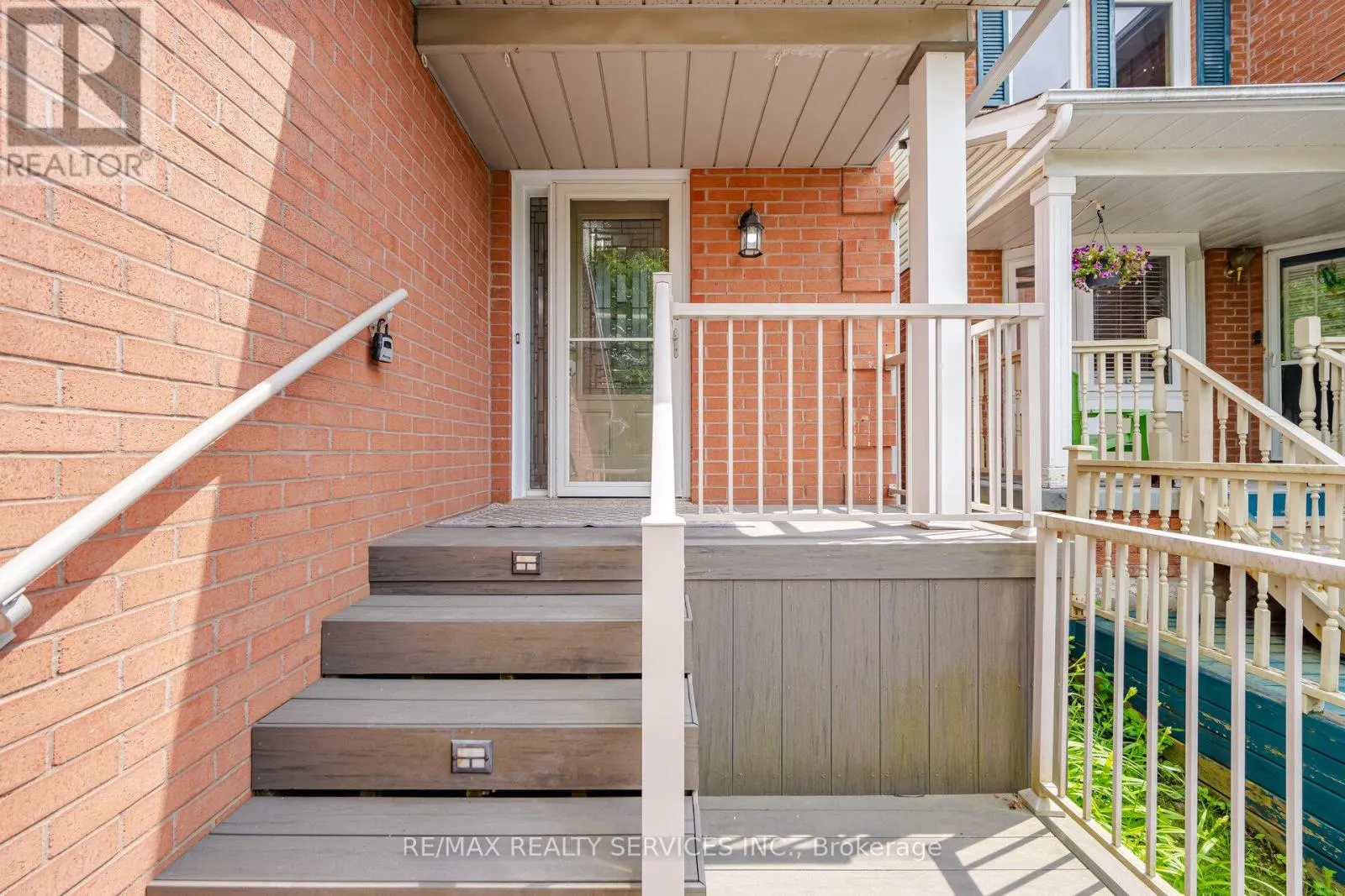 15 CLIMIE COURT
