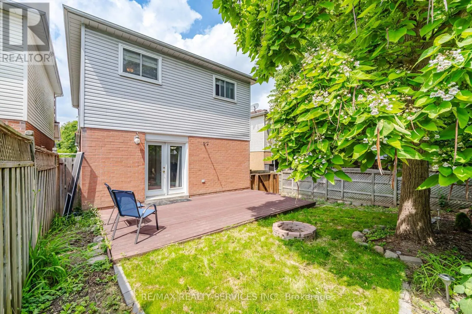 15 CLIMIE COURT