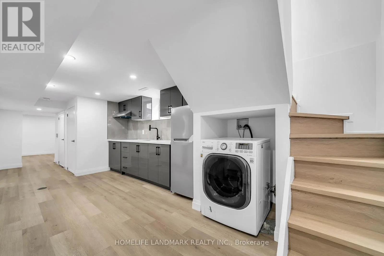 31A (BASEMENT) LAUREL AVENUE