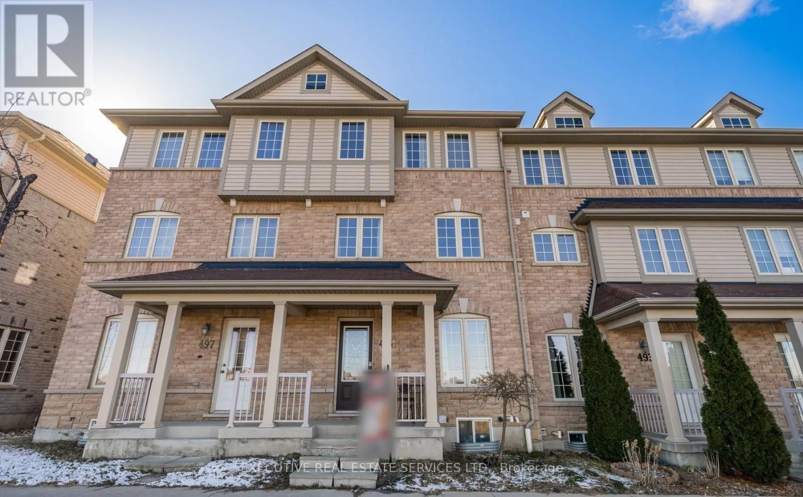 495 ROSSLAND ROAD E