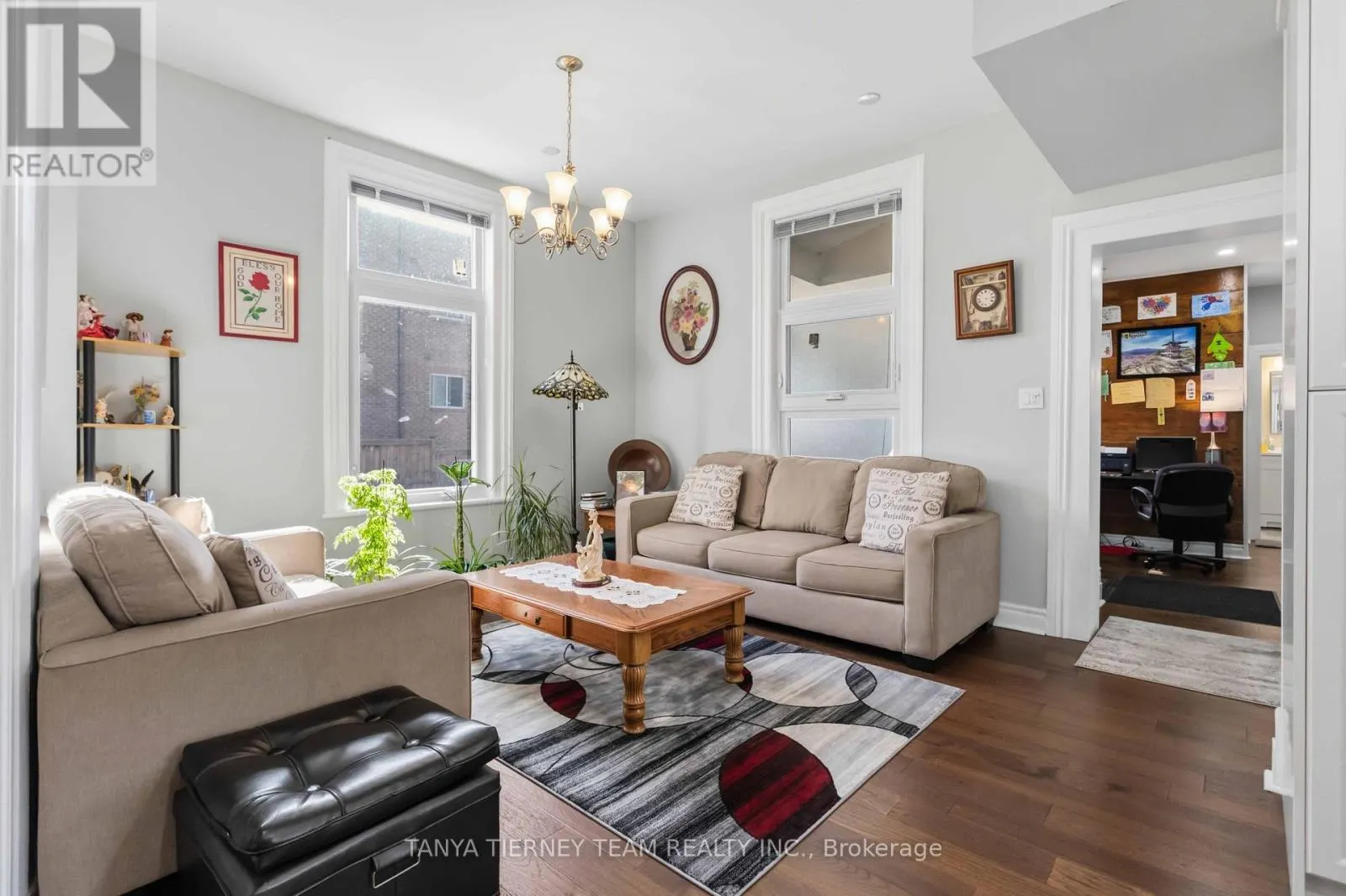 168 CENTRE STREET S