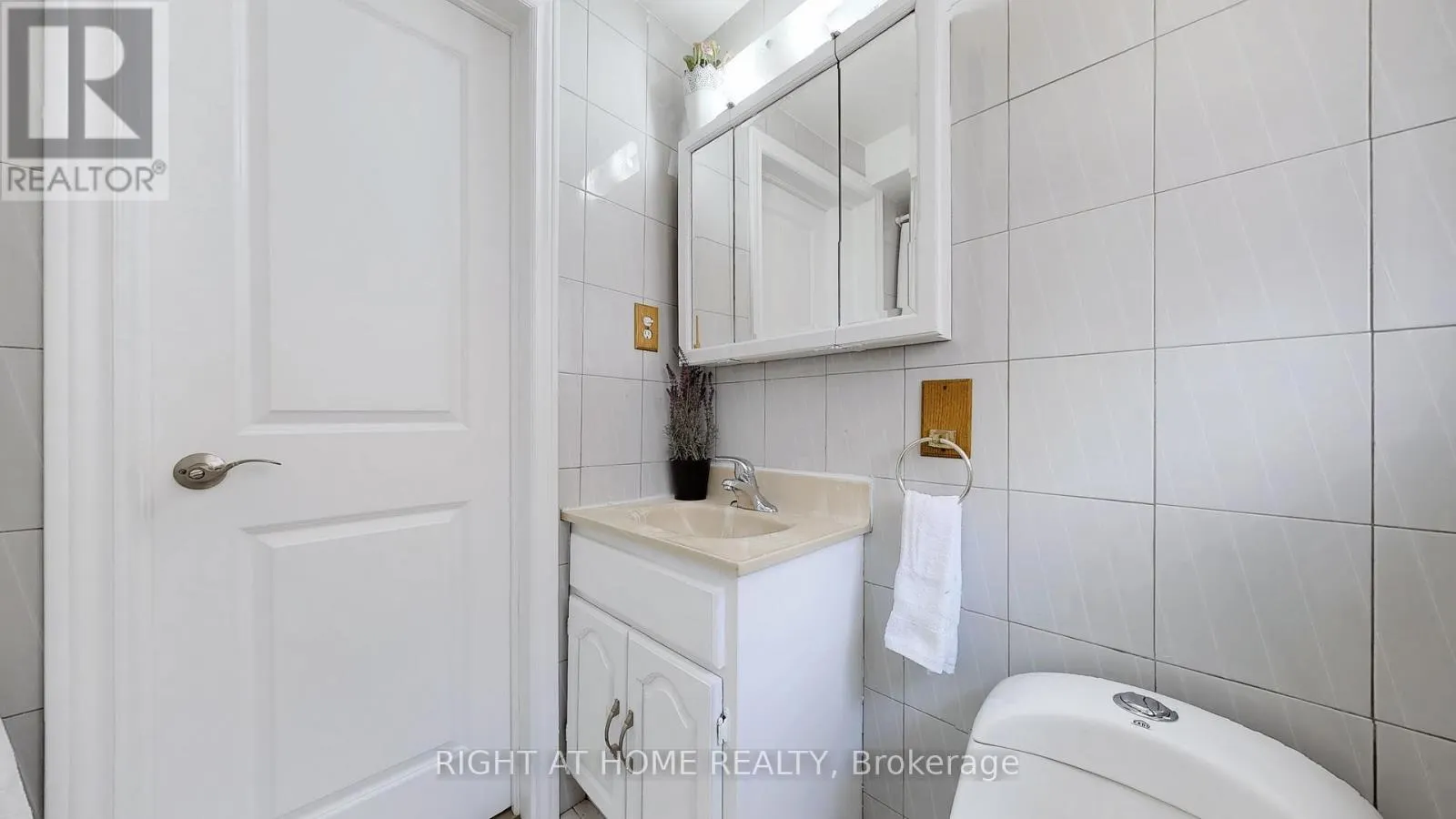 12A KENMORE AVENUE