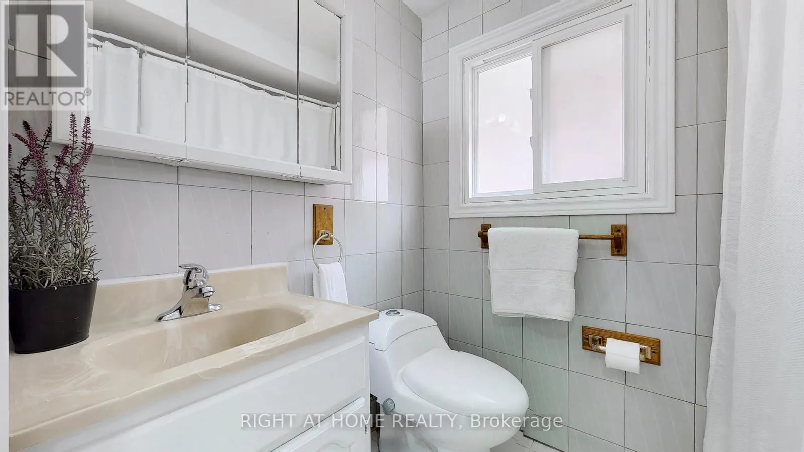 12A KENMORE AVENUE