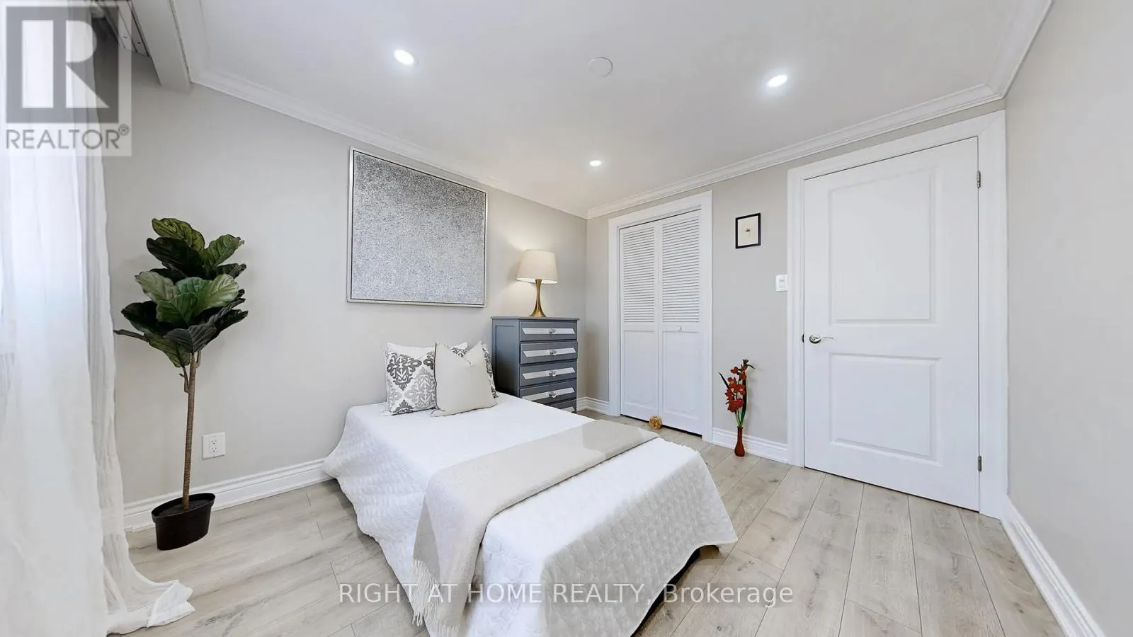 12A KENMORE AVENUE