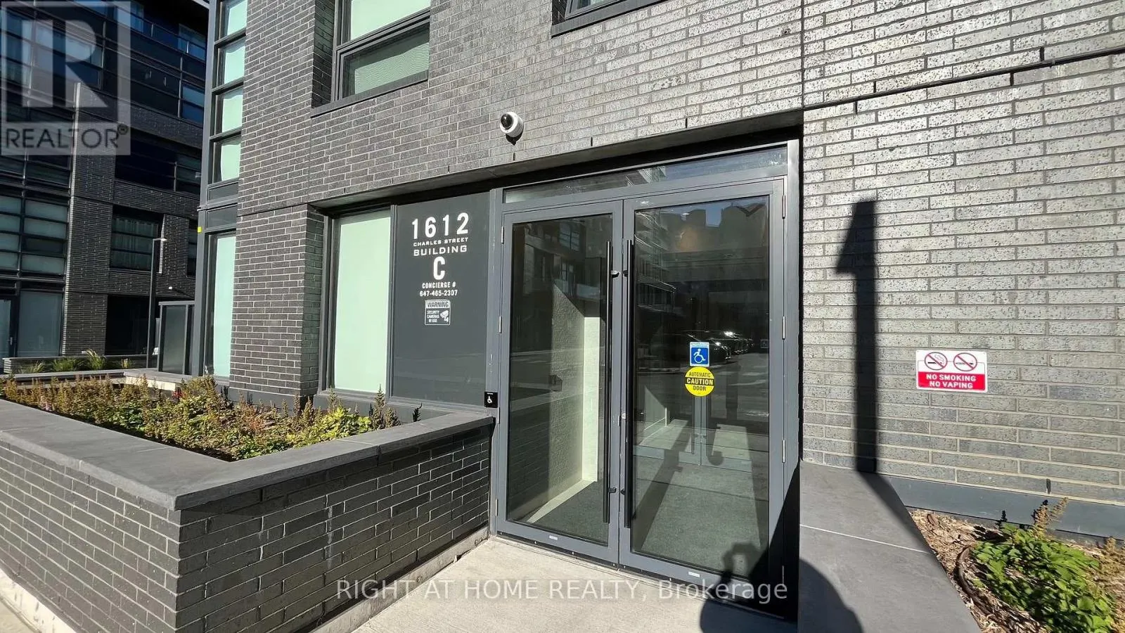 425 - 1612 CHARLES STREET