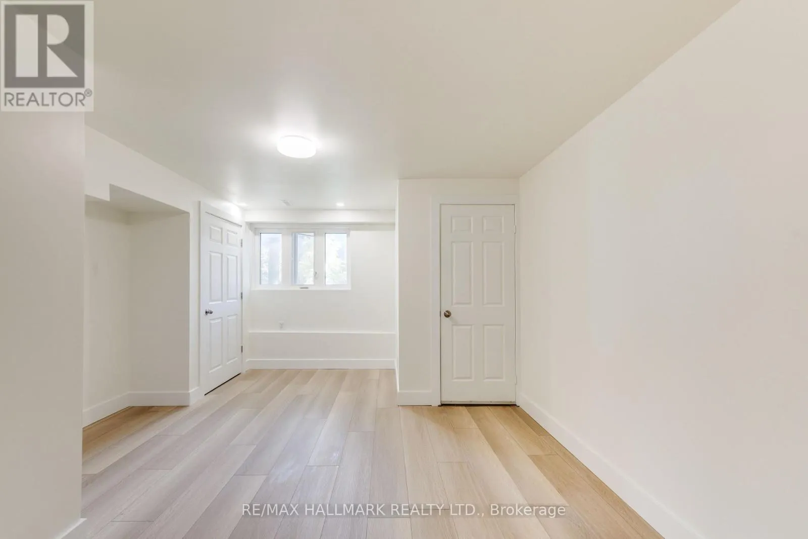 LOWER UNIT - 8 EMPIRE AVENUE