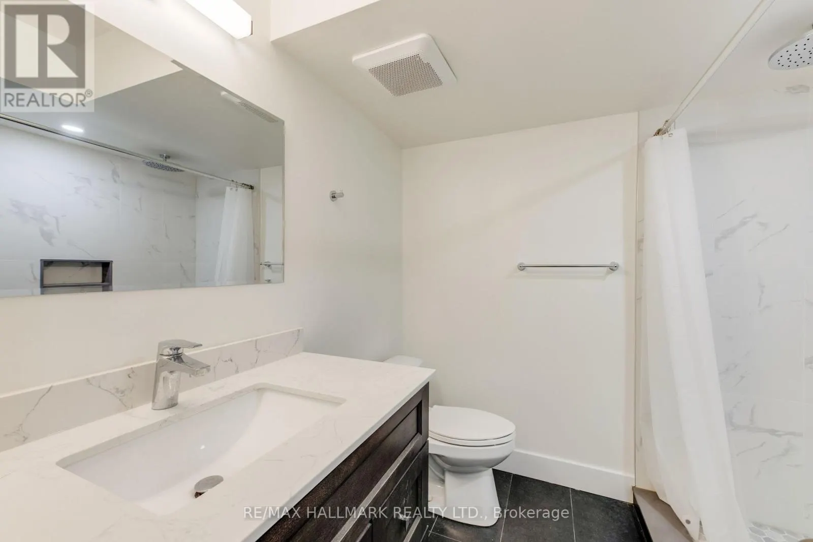 LOWER UNIT - 8 EMPIRE AVENUE