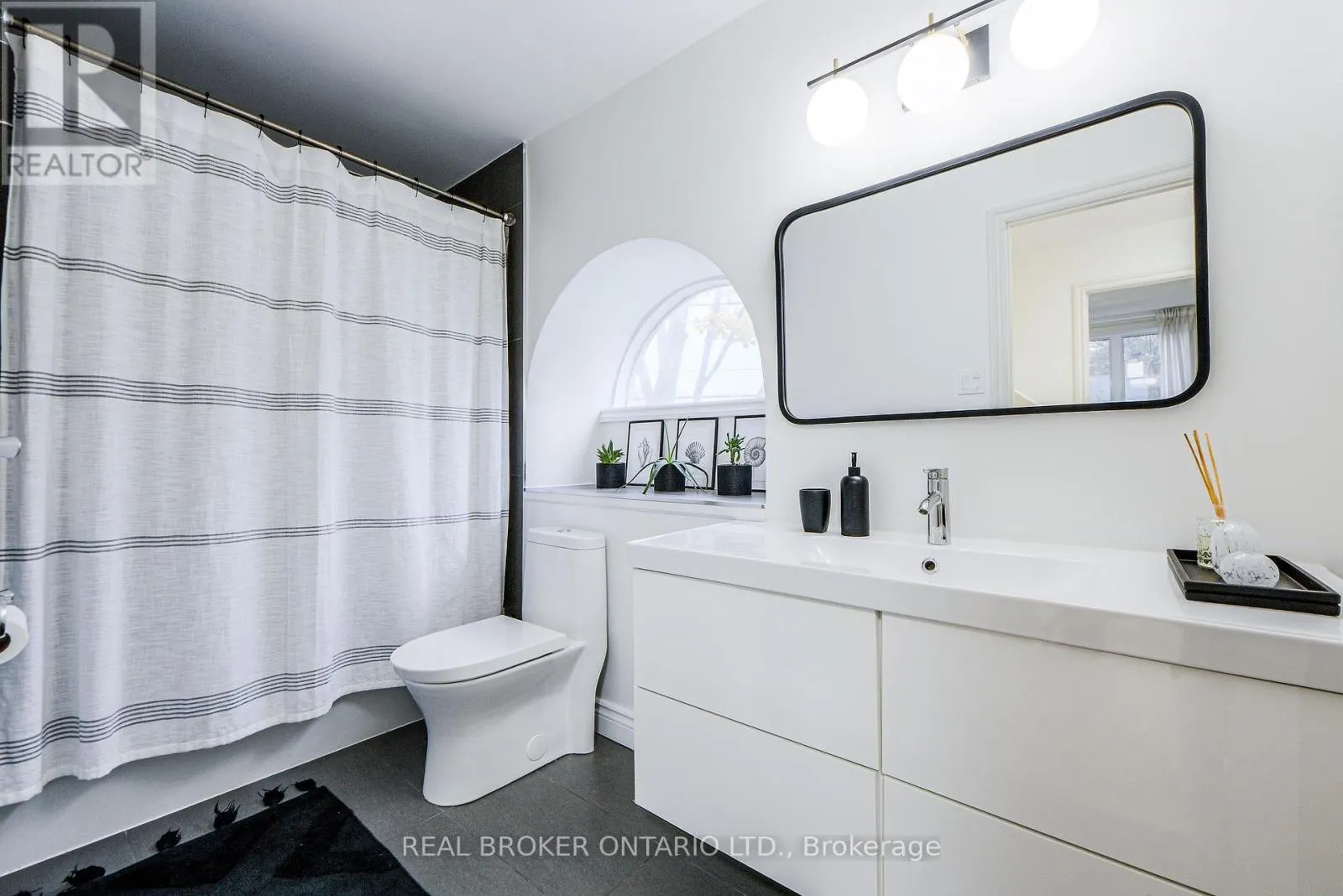 6 - 45 BIRCHMOUNT ROAD