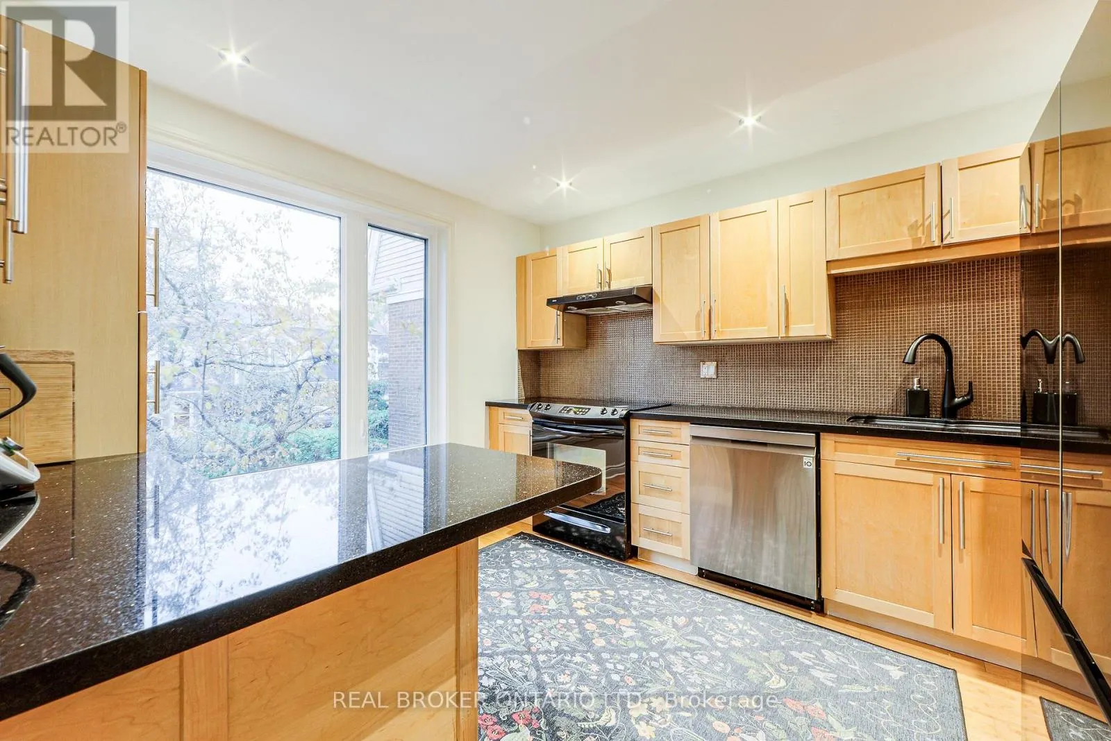 6 - 45 BIRCHMOUNT ROAD