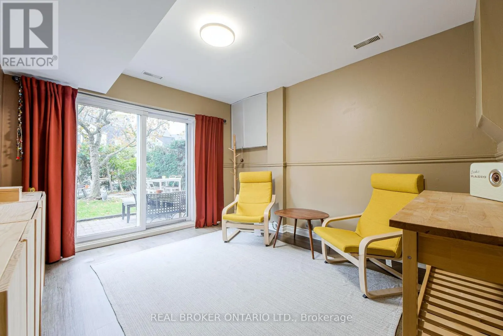 6 - 45 BIRCHMOUNT ROAD