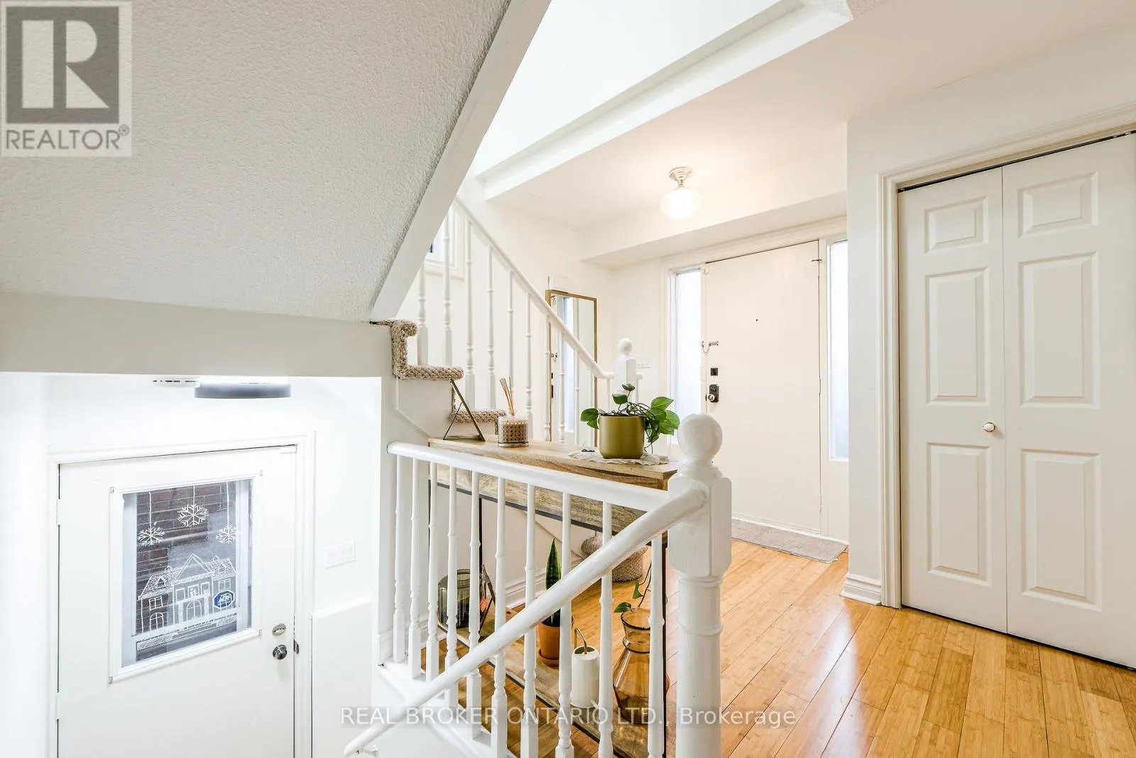 6 - 45 BIRCHMOUNT ROAD
