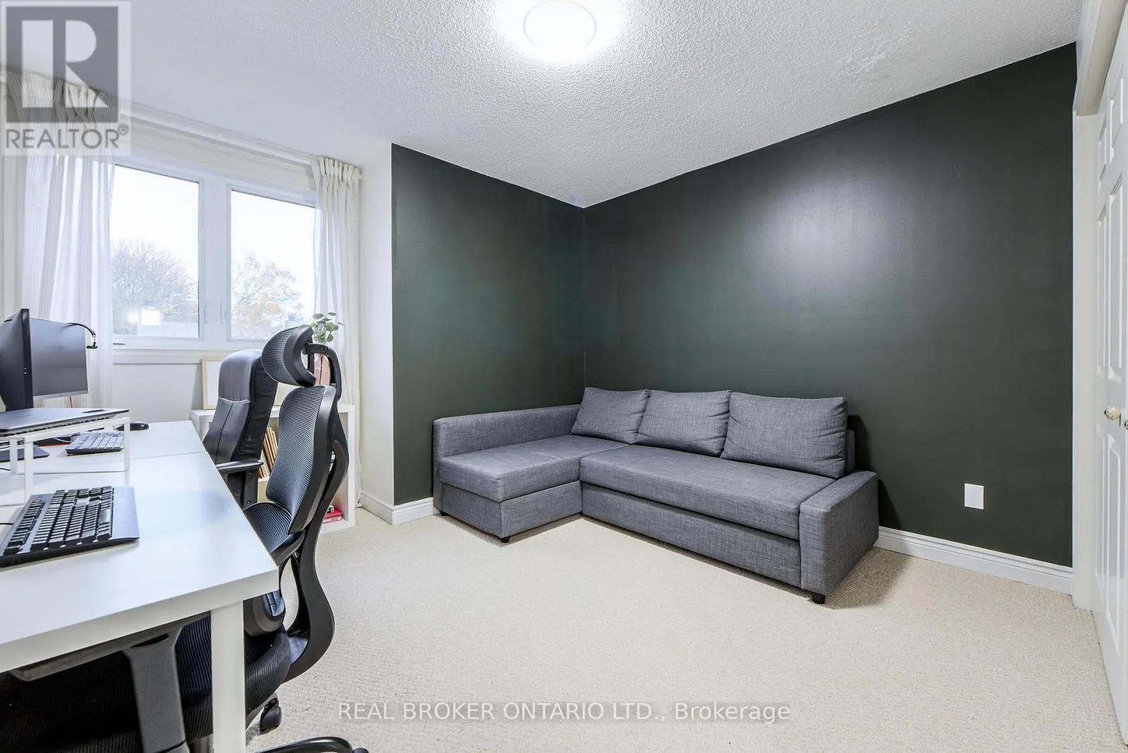 6 - 45 BIRCHMOUNT ROAD