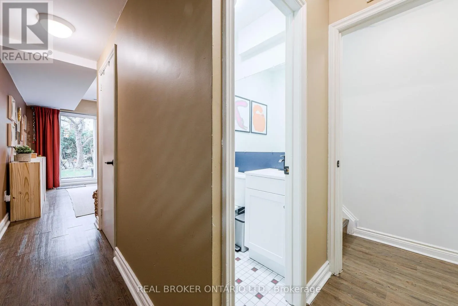 6 - 45 BIRCHMOUNT ROAD