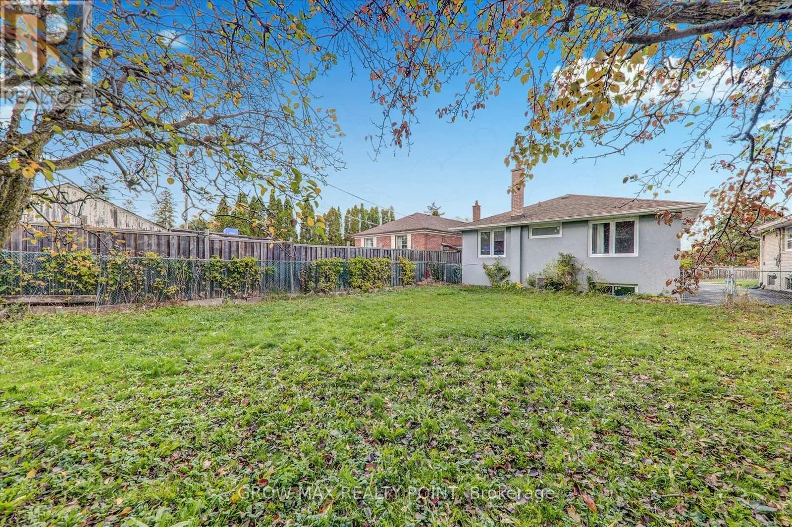 UPPER - 184 CANLISH ROAD E