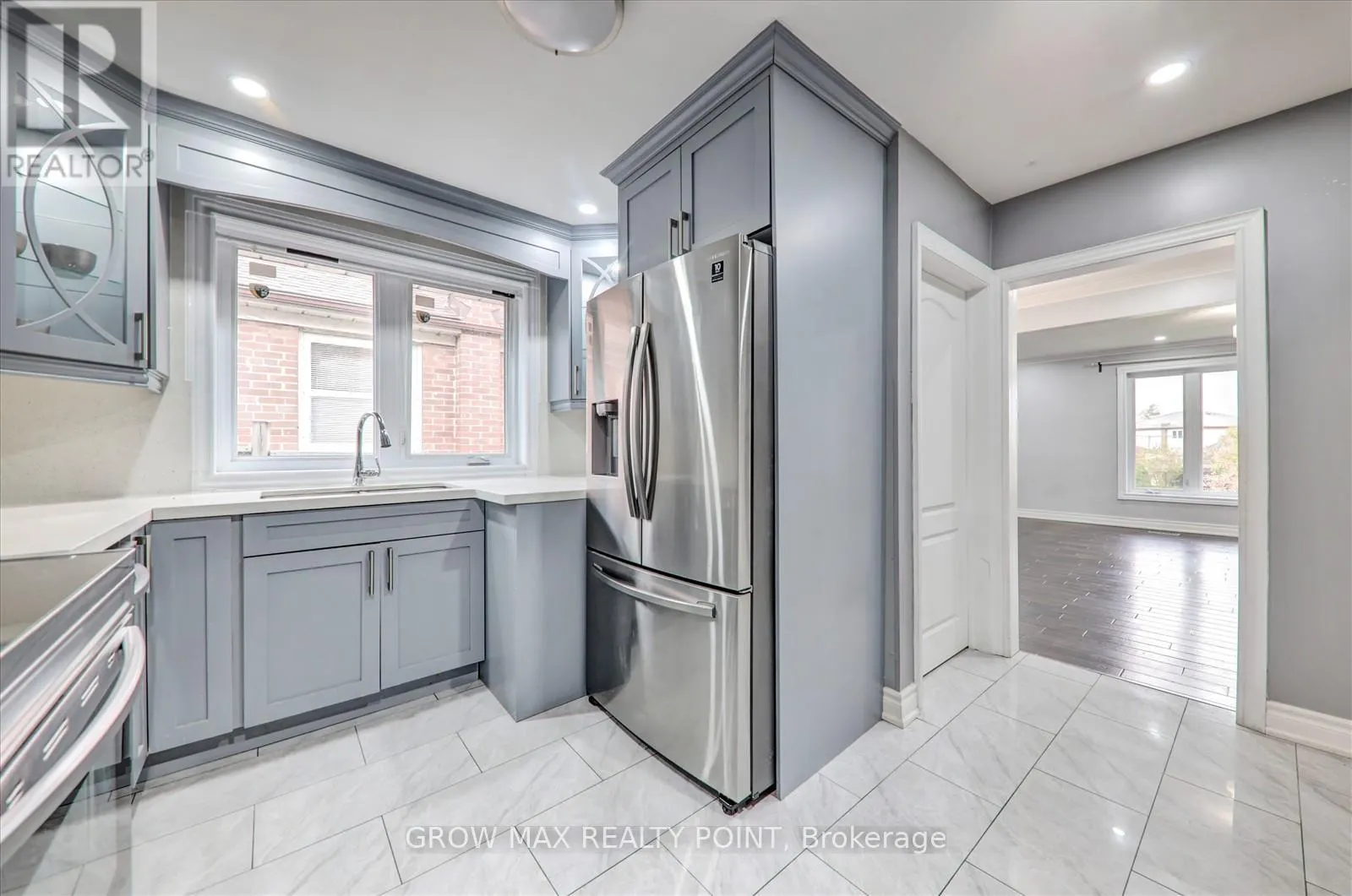 UPPER - 184 CANLISH ROAD E