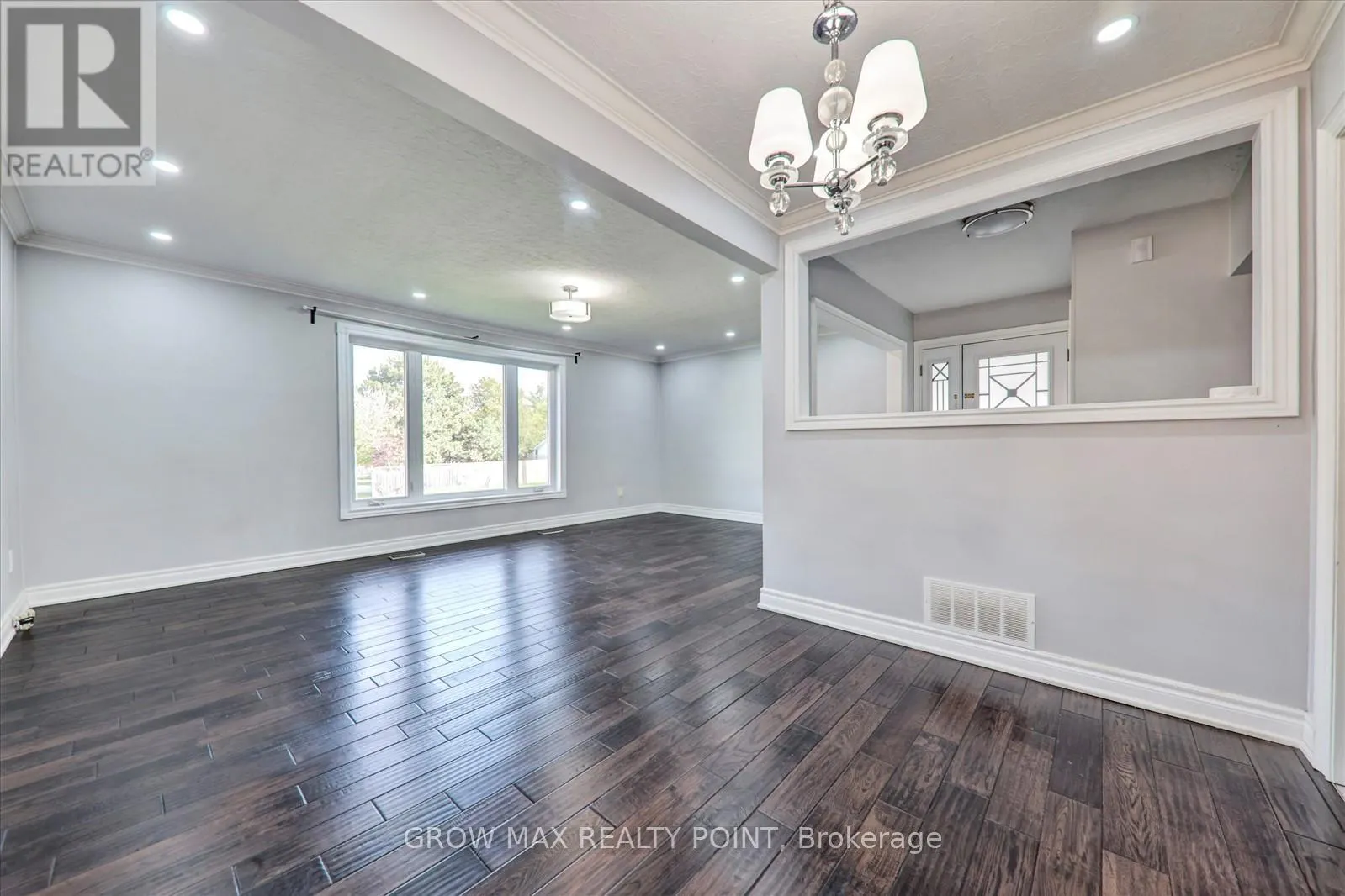 UPPER - 184 CANLISH ROAD E