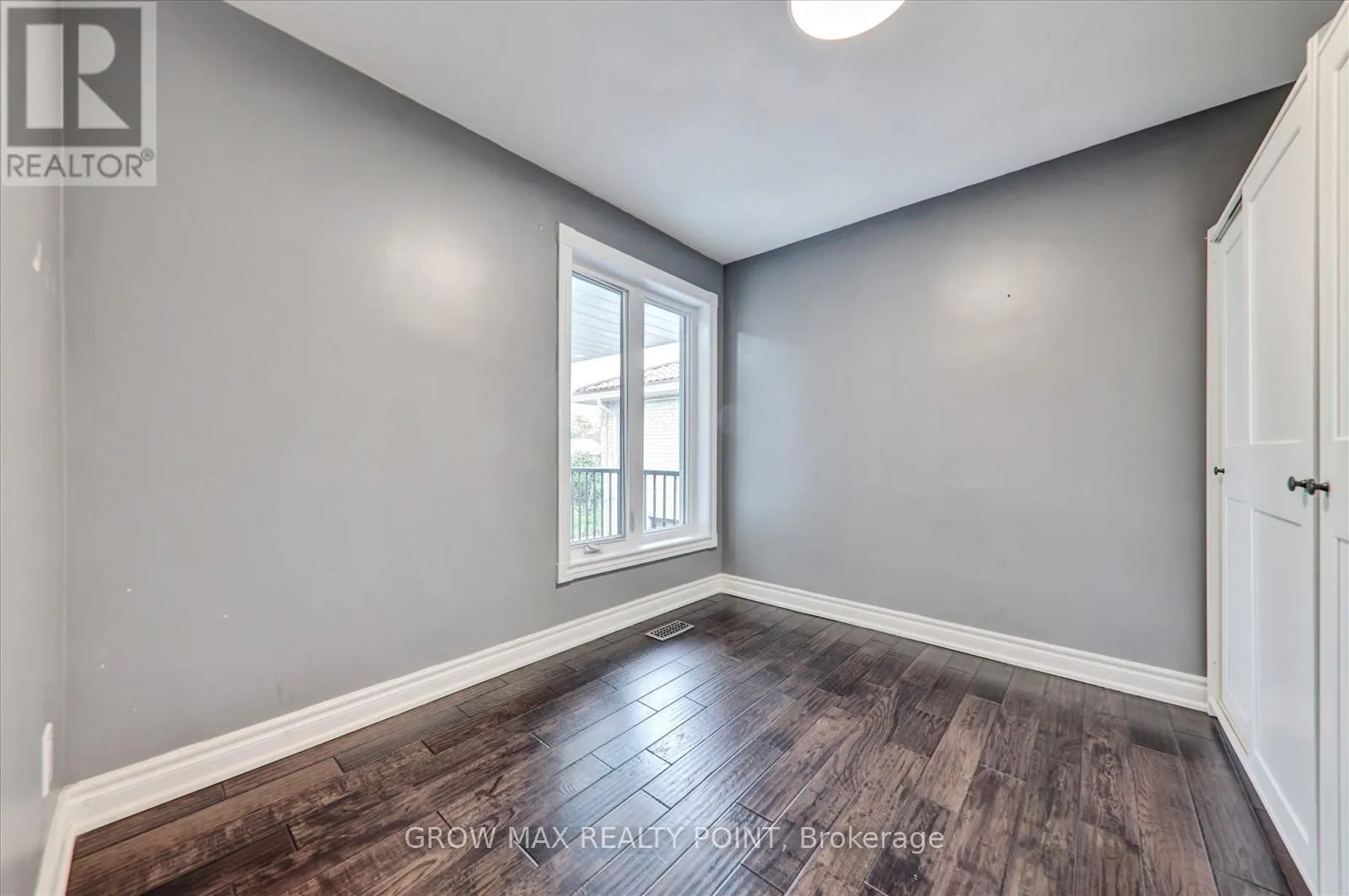 UPPER - 184 CANLISH ROAD E