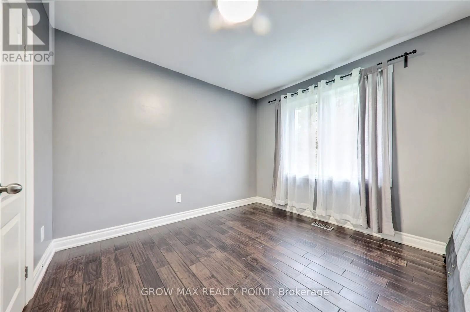 UPPER - 184 CANLISH ROAD E