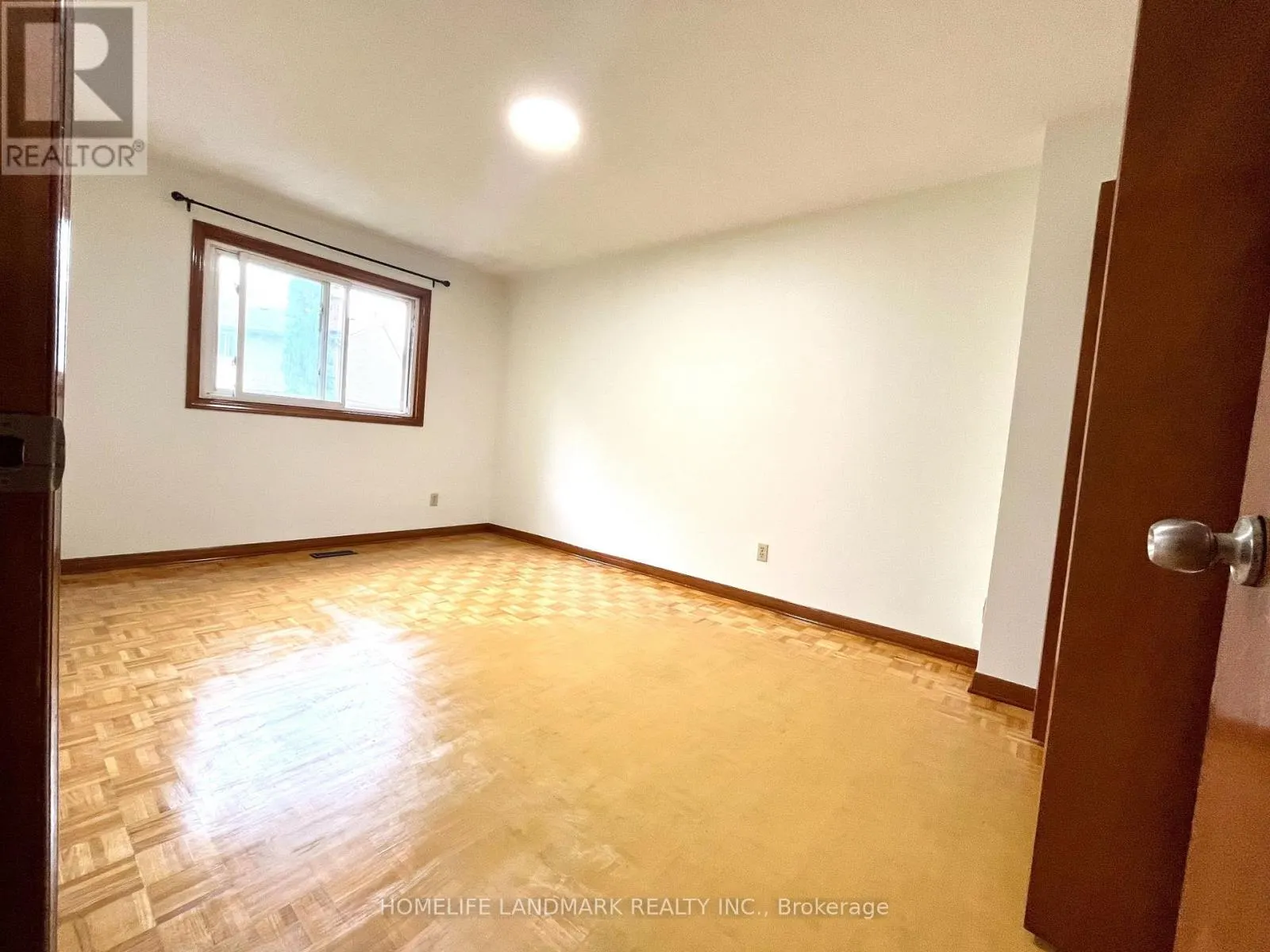 44 LADY CHURCHILL COURT