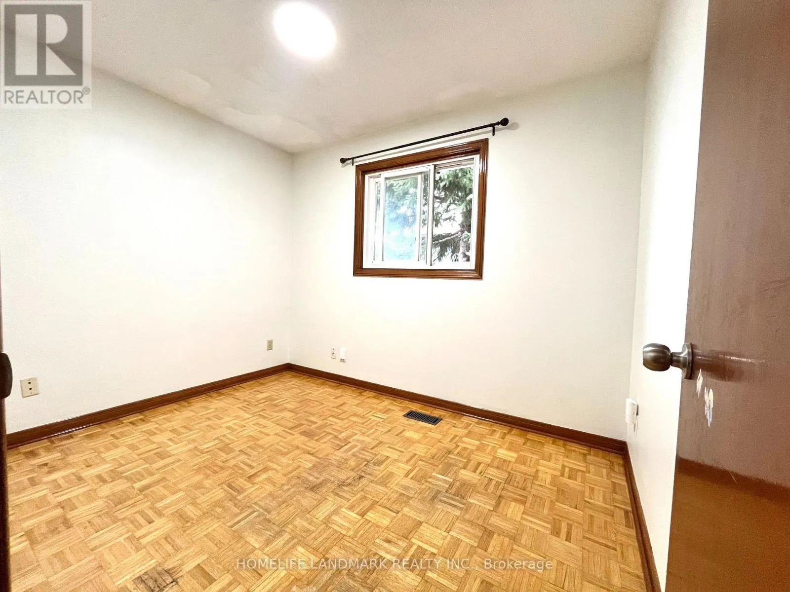 44 LADY CHURCHILL COURT