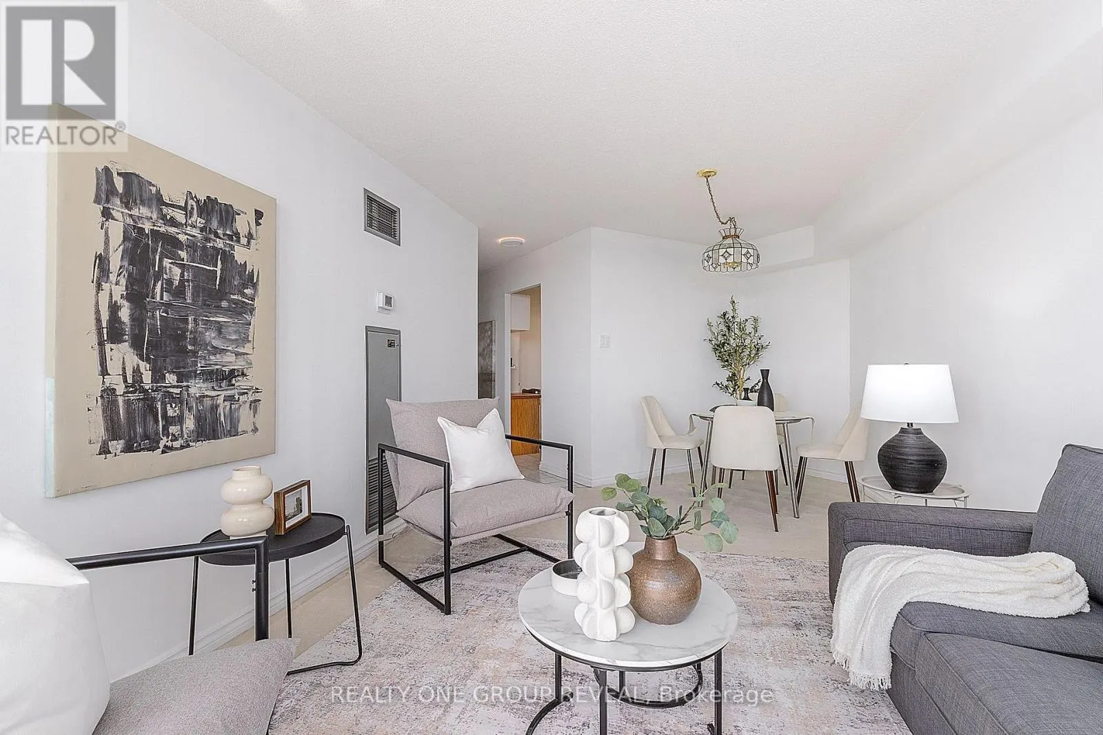 602 - 2 WESTNEY ROAD N