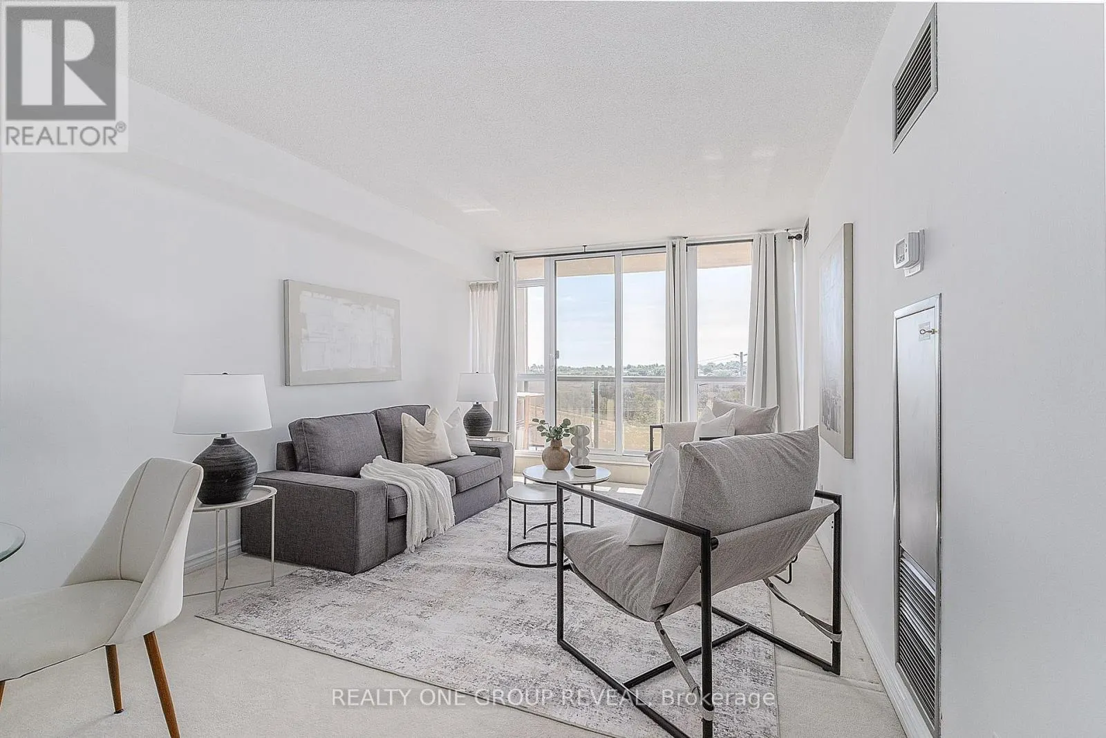 602 - 2 WESTNEY ROAD N