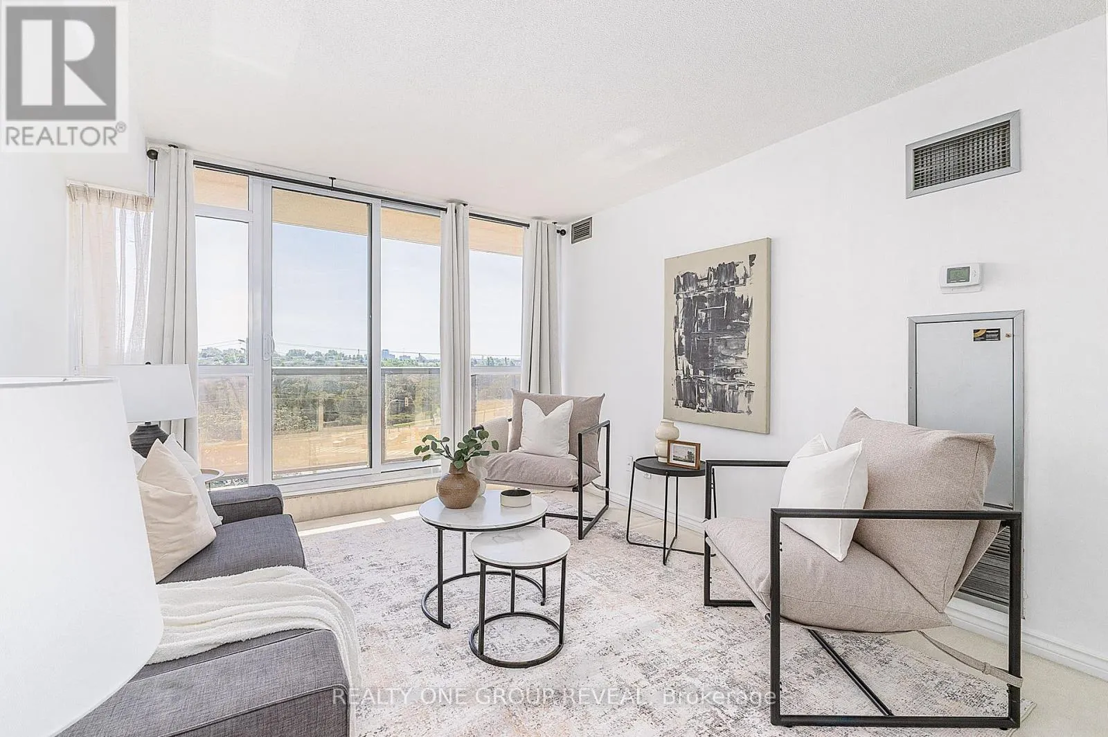602 - 2 WESTNEY ROAD N