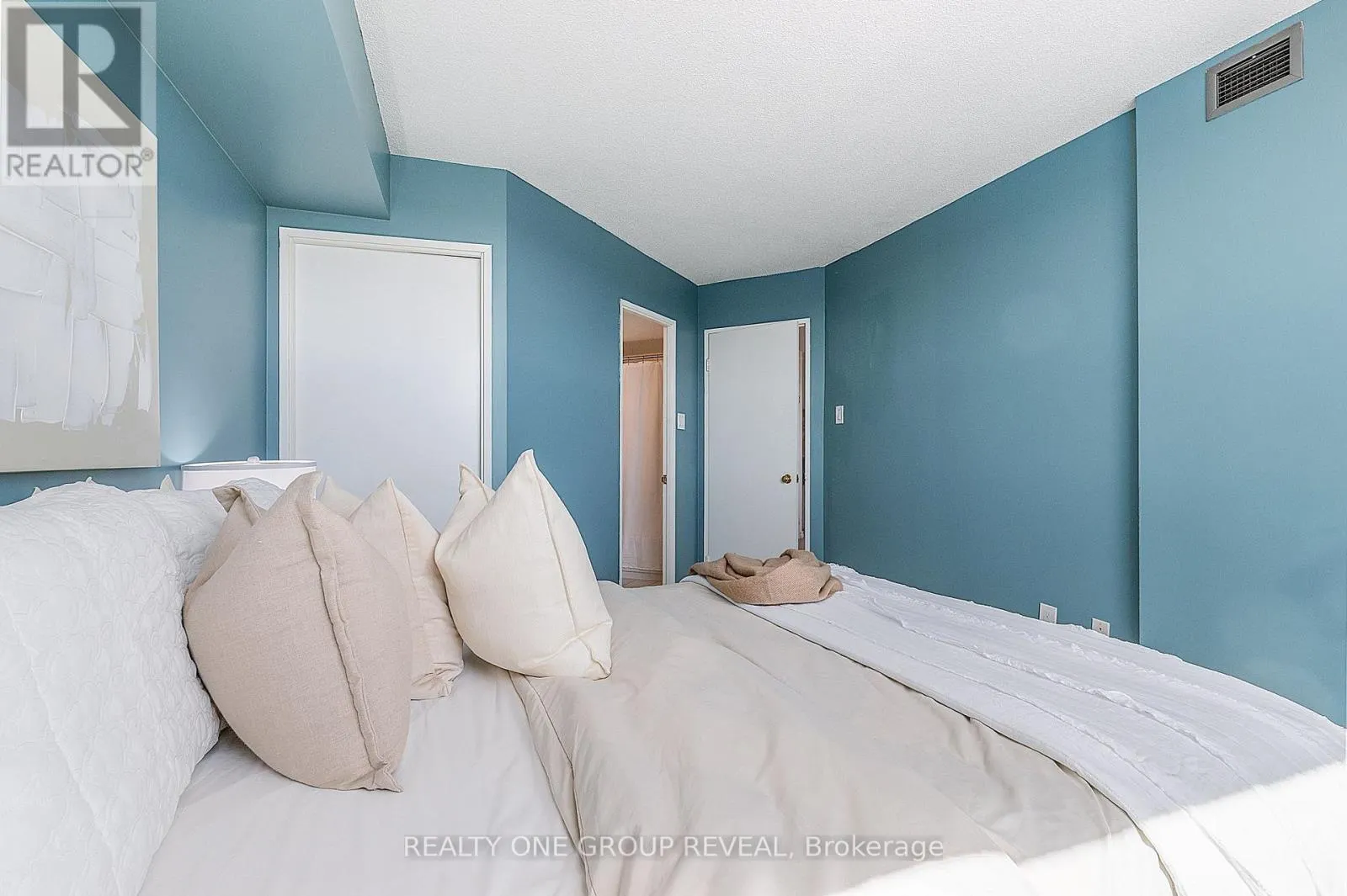 602 - 2 WESTNEY ROAD N