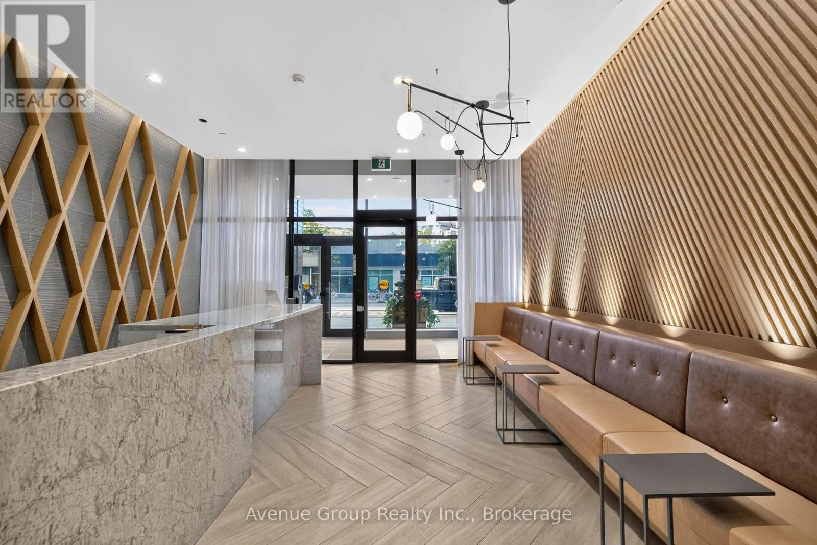 501 - 1285 QUEEN STREET E