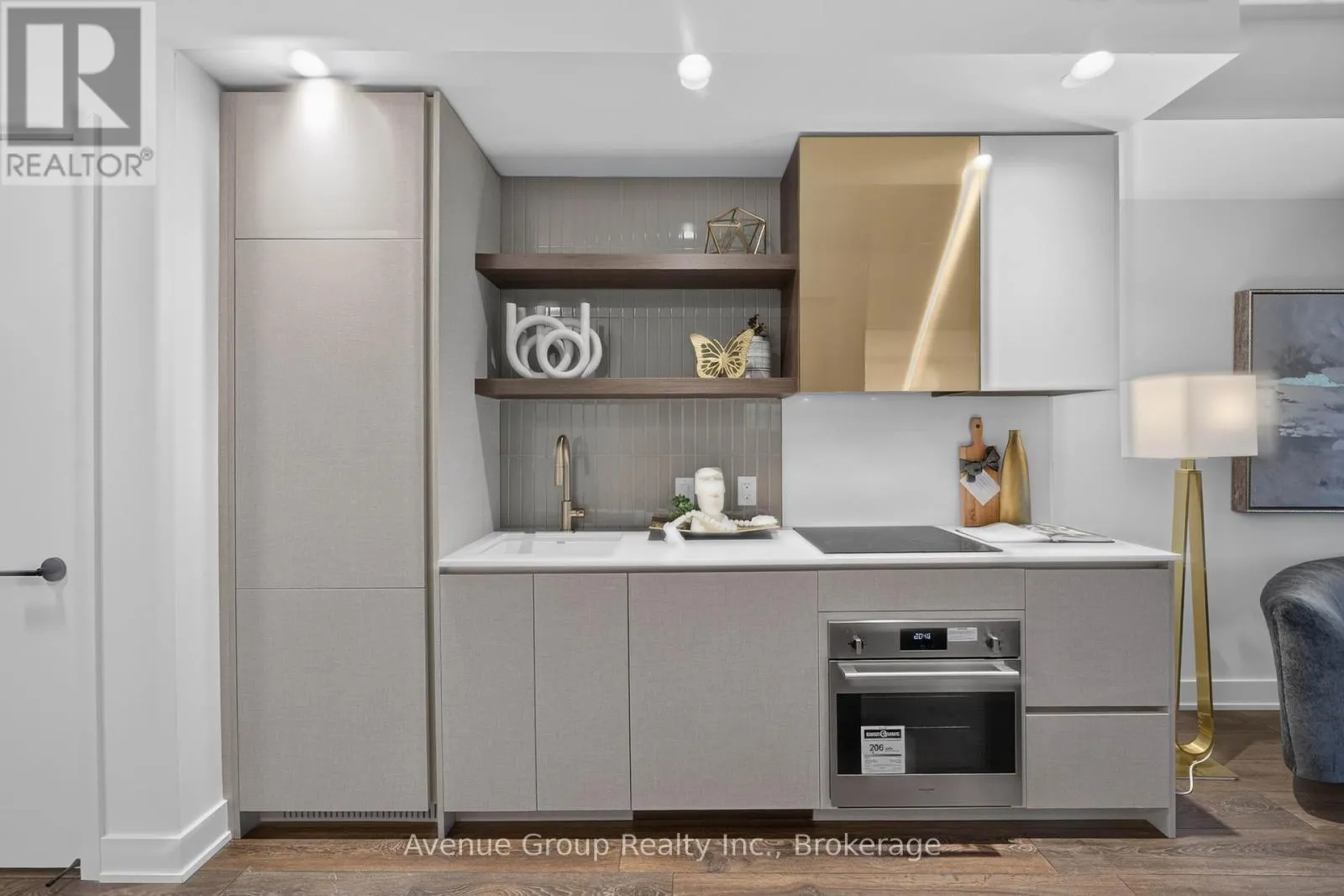 202 - 1285 QUEEN STREET E