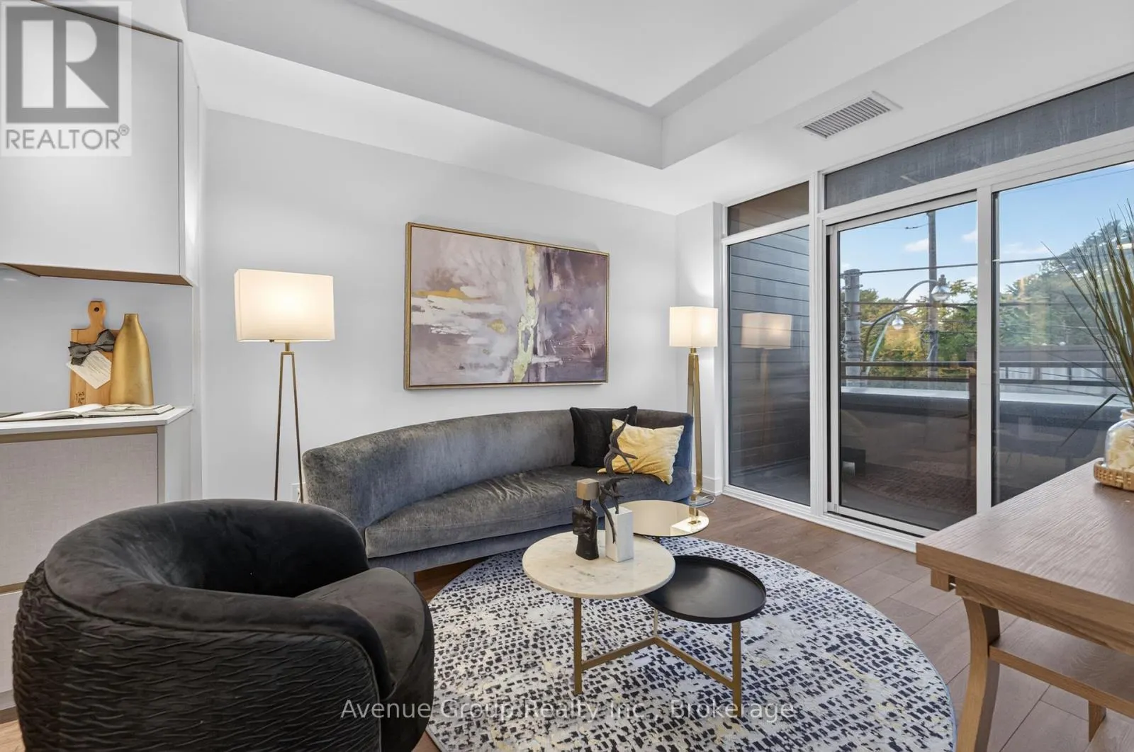 202 - 1285 QUEEN STREET E