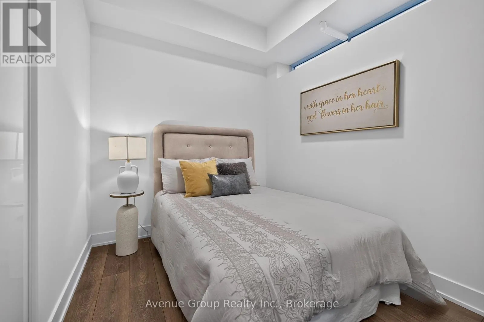 202 - 1285 QUEEN STREET E