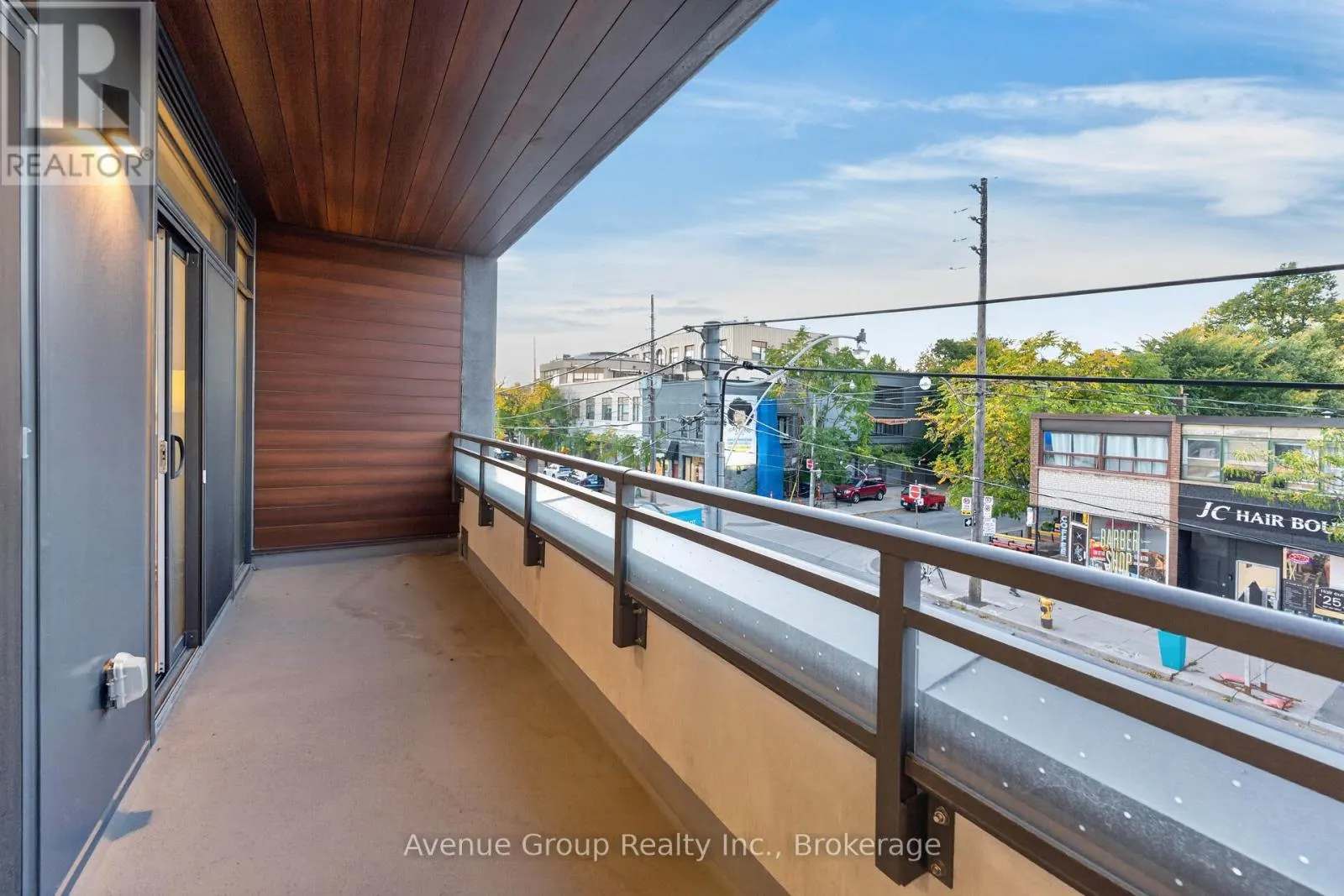 202 - 1285 QUEEN STREET E