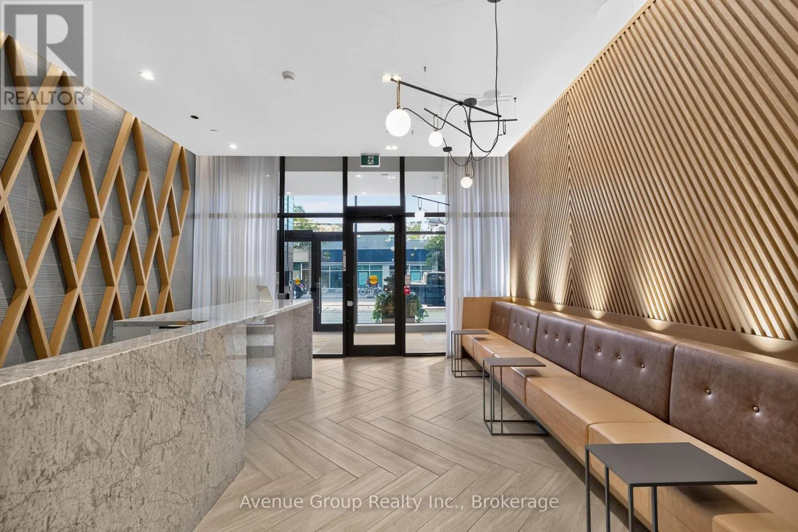 202 - 1285 QUEEN STREET E