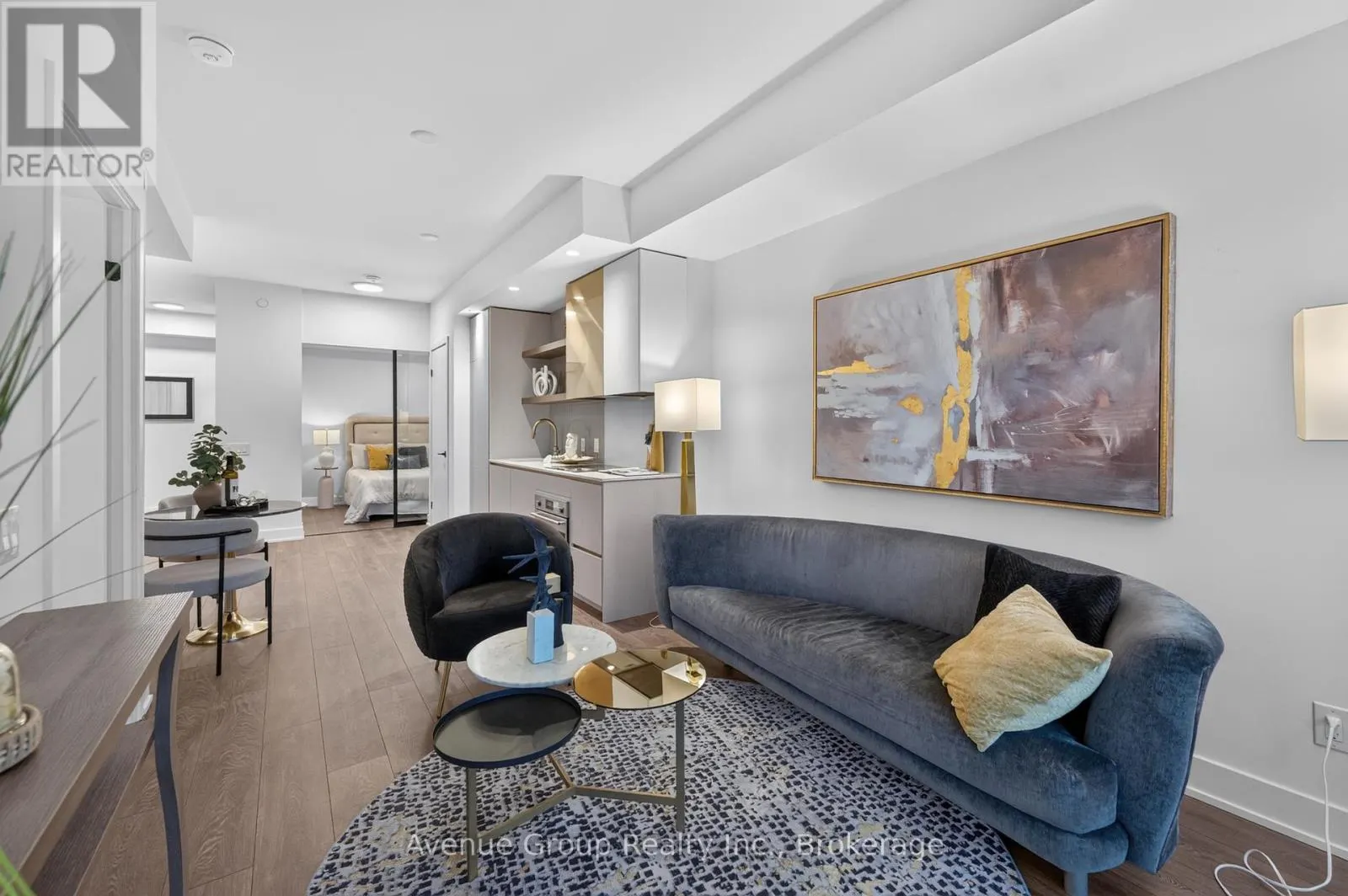 202 - 1285 QUEEN STREET E