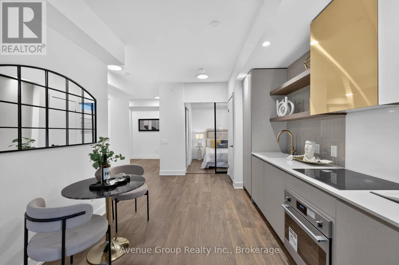 202 - 1285 QUEEN STREET E